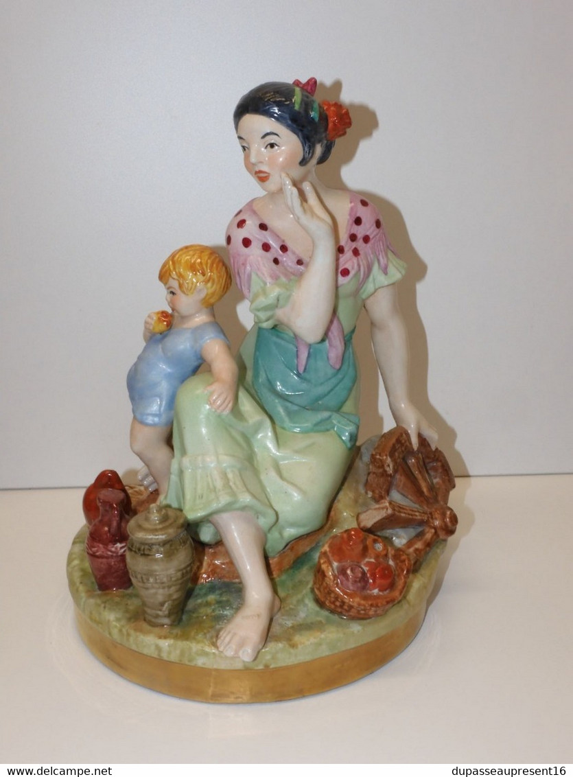 *JOLI SUJET PORCELAINE GOUT CAPODIMONTE JEUNE FEMME ESPAGNOLE & ENFANT Déco   E - Other & Unclassified