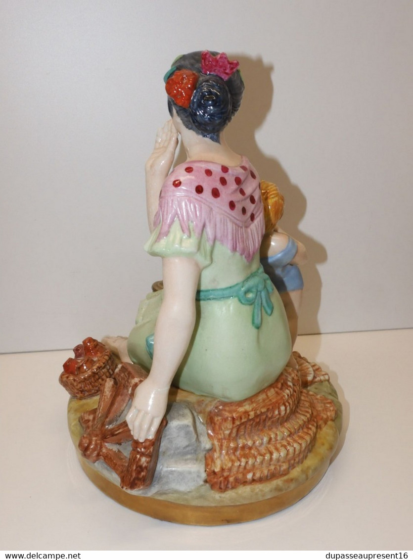 *JOLI SUJET PORCELAINE GOUT CAPODIMONTE JEUNE FEMME ESPAGNOLE & ENFANT Déco   E