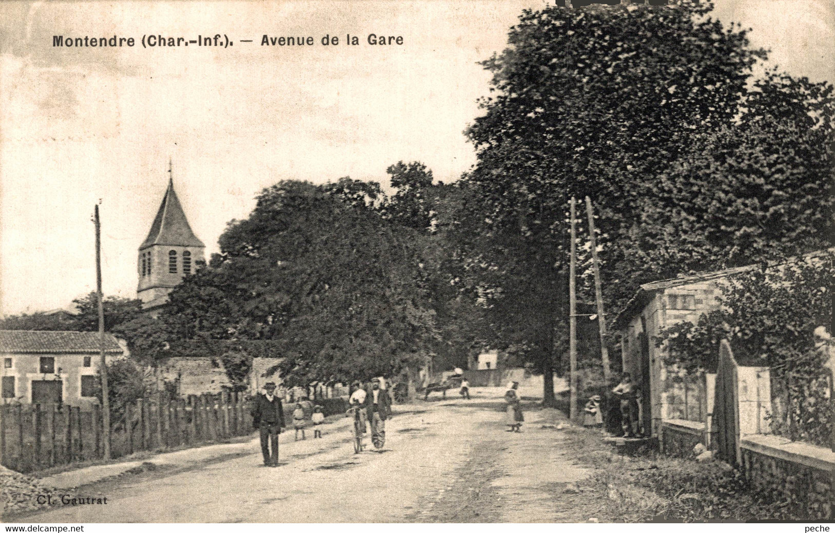 N°98199 -cpa Montendre -avenue De La Gare- - Montendre