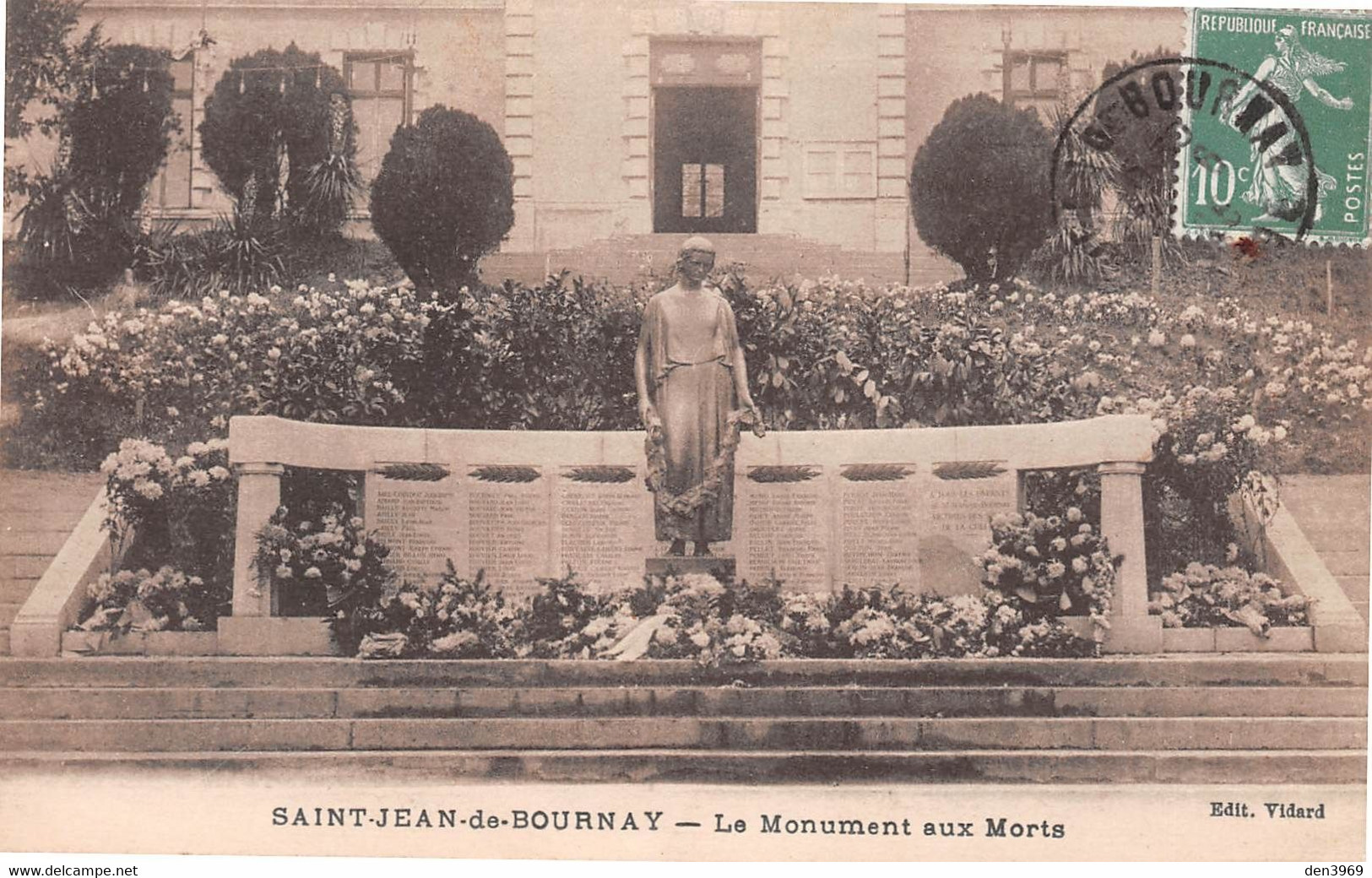 SAINT-JEAN-de-BOURNAY (Isère) - Le Monument Aux Morts - Saint-Jean-de-Bournay