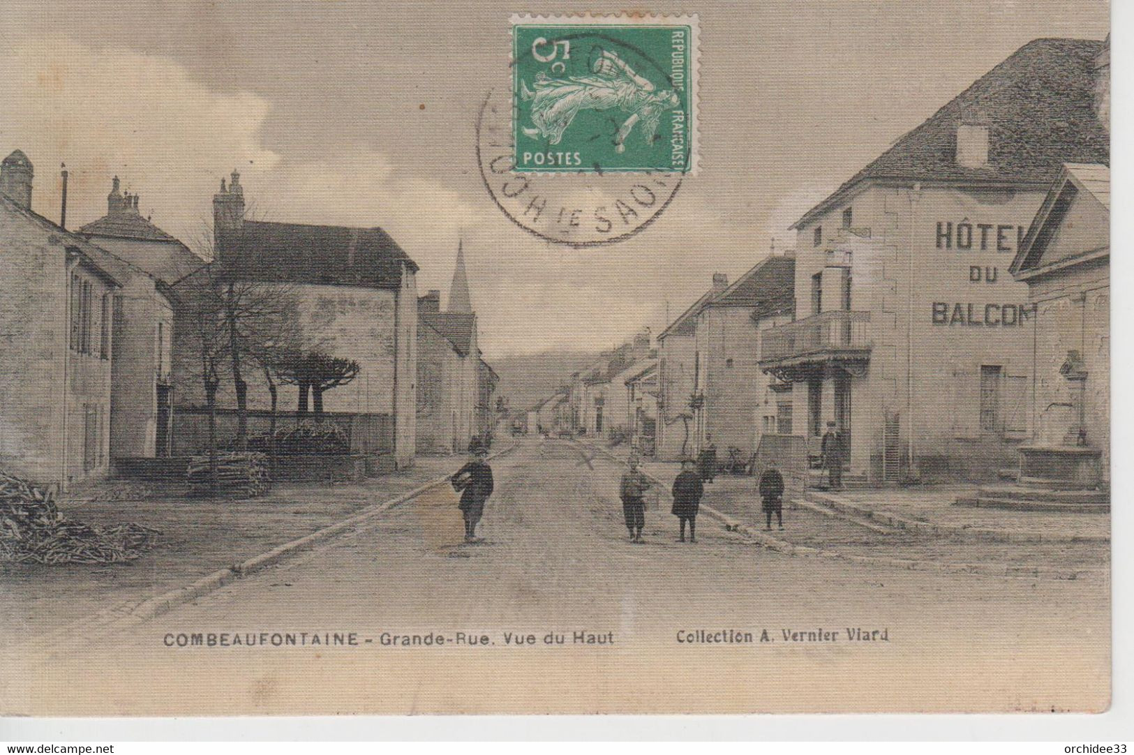 CPA Toilée Combeaufontaine - Grande-Rue, Vue Du Haut (animation Devant Hôtel Du Balcon) - Combeaufontaine