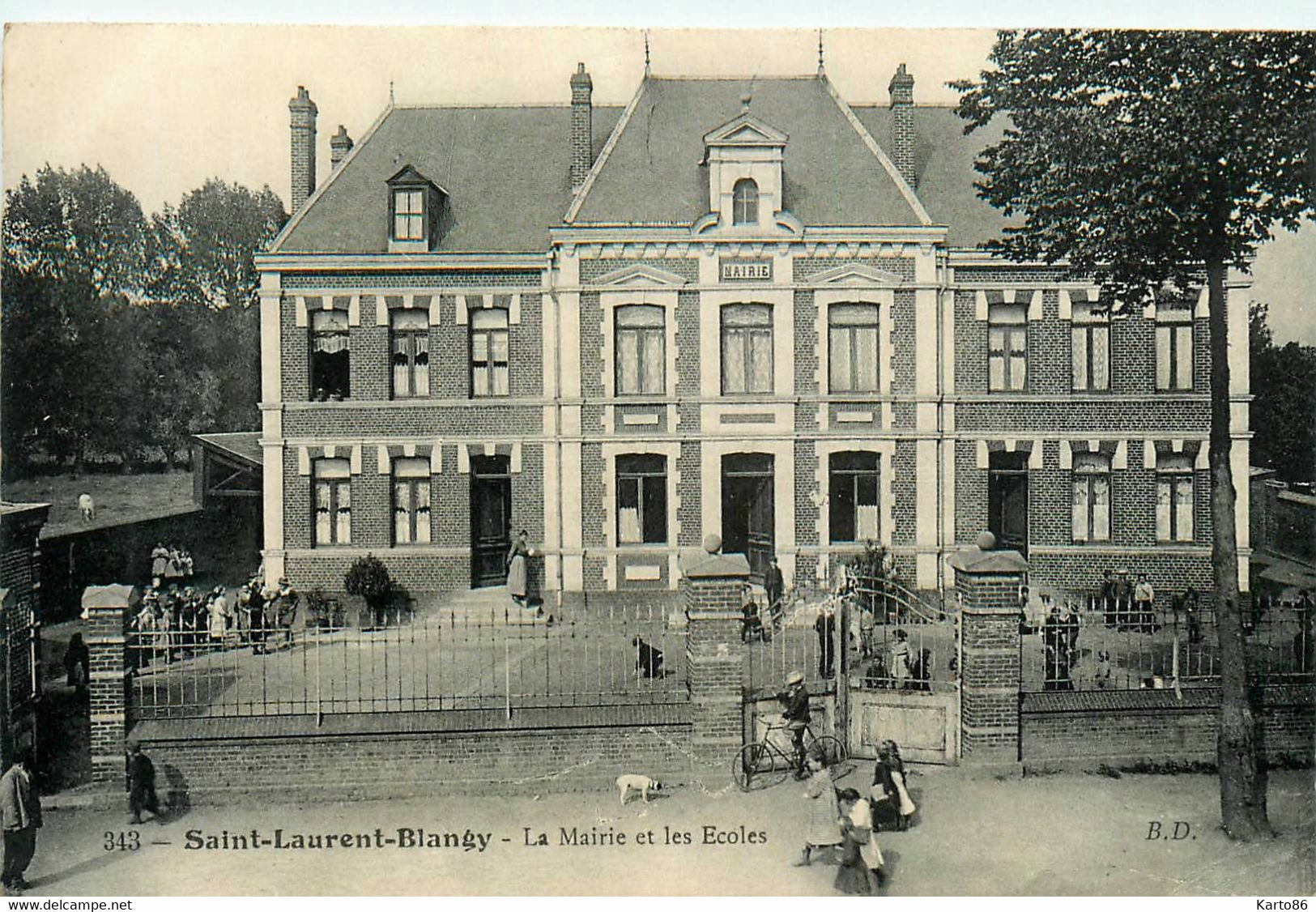 St Laurent Blangy * Vue Sur La Mairie Et Les écoles * Groupe Scolaire - Saint Laurent Blangy