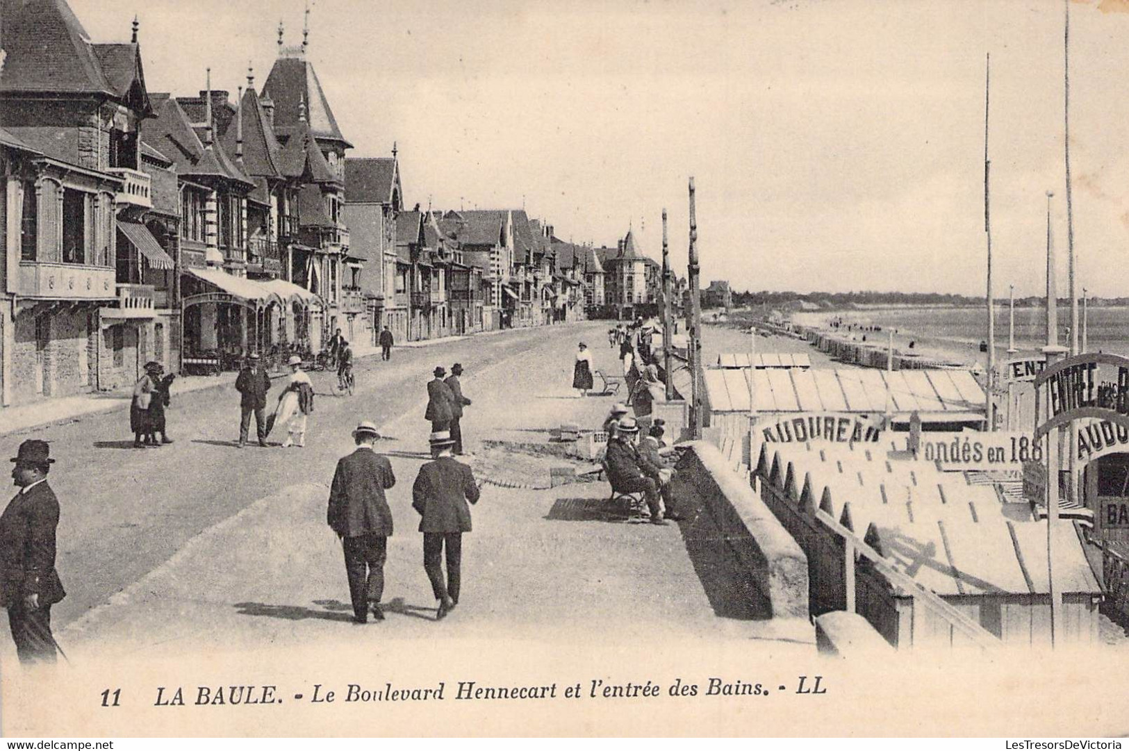 CPA - 44 - LA BAULE SUR MER - Le Boulevard Hennecart Et L'entrée Des Bains - LL - Propagande Au Dos Pour Election - La Baule-Escoublac