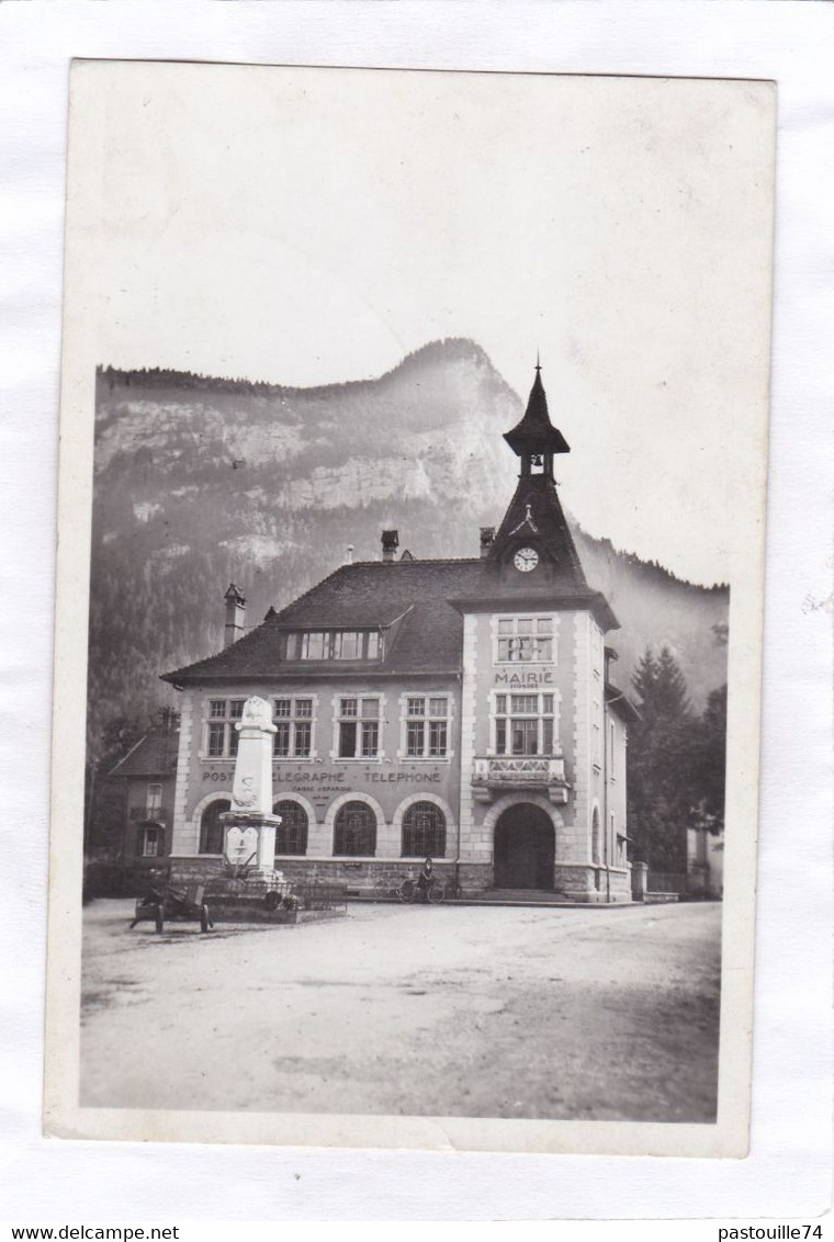 CPSM :  14 X 9  -  SCIONZIER  -  La  Mairie, La Poste Et Le Monument Aux Morts - Scionzier