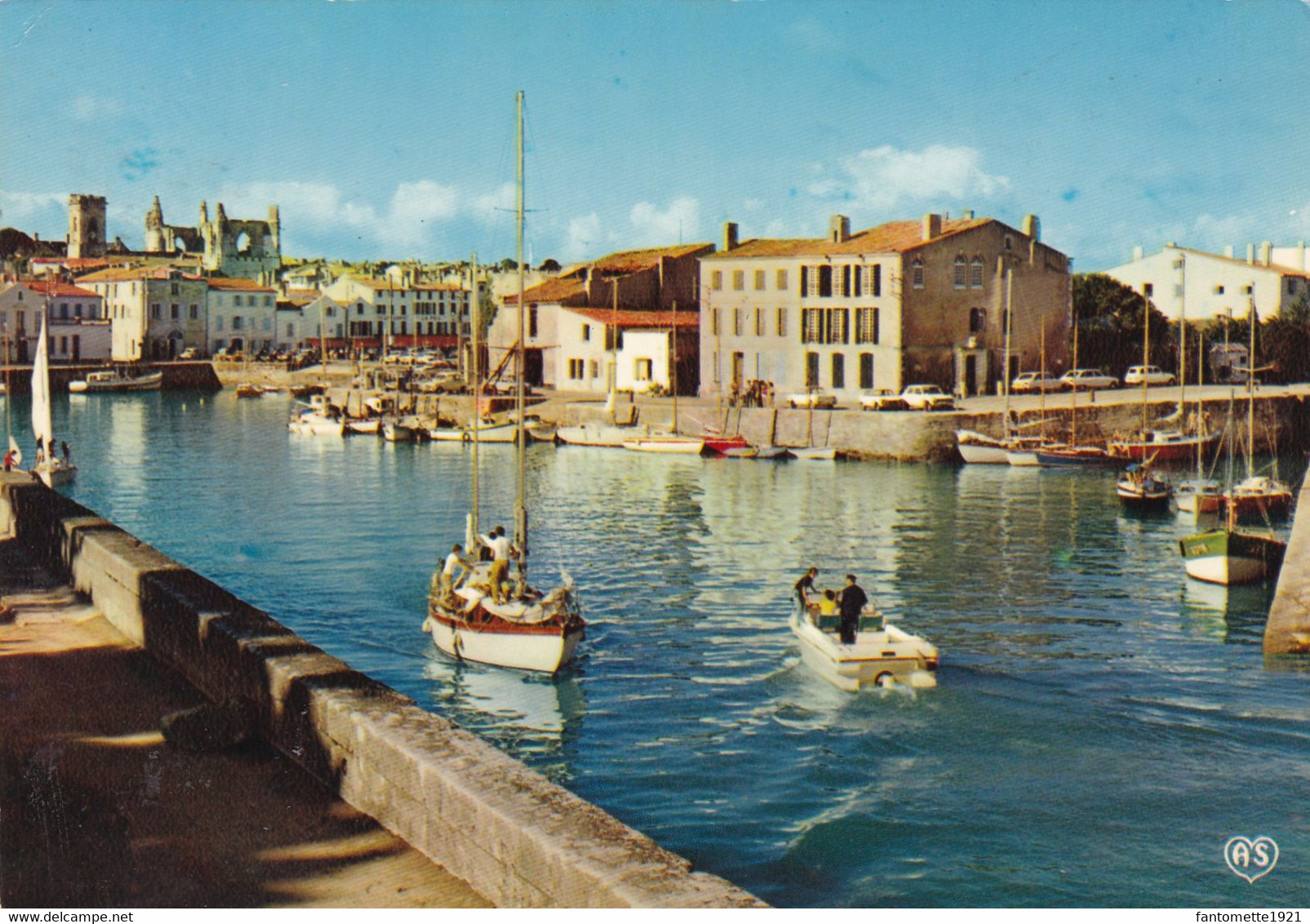 ST MARTIN DE RE LE PORT ET L'EGLISE (dil365) - Saint-Martin-de-Ré