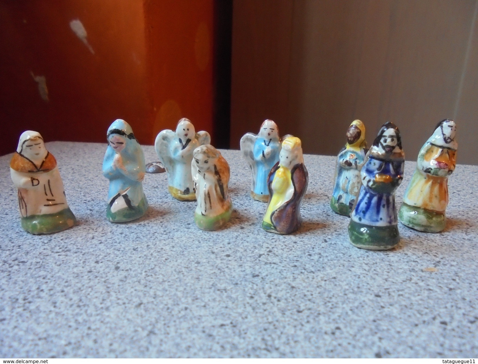 Chevalier Diffusion 8 fèves en porcelaine - Santons de la crèche pas cher 