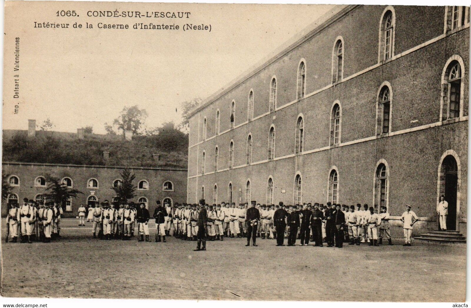 CPA CONDÉ-sur-L'ESCAUT - Interieur De La Caserne D'infanterie (190675) - Conde Sur Escaut