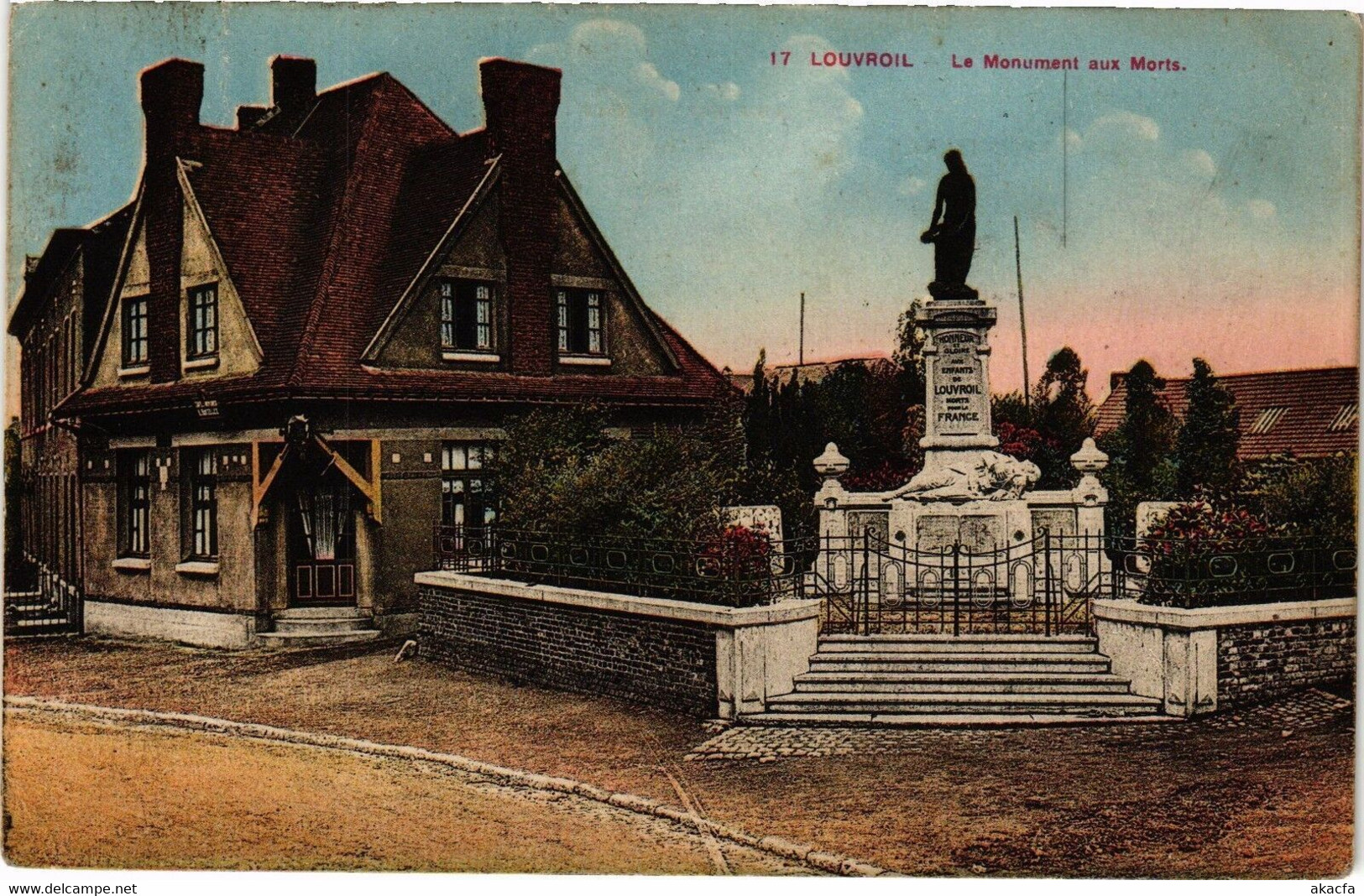 CPA 17 LOUVROIL - Le Monument Aux Morts (194571) - Louvroil