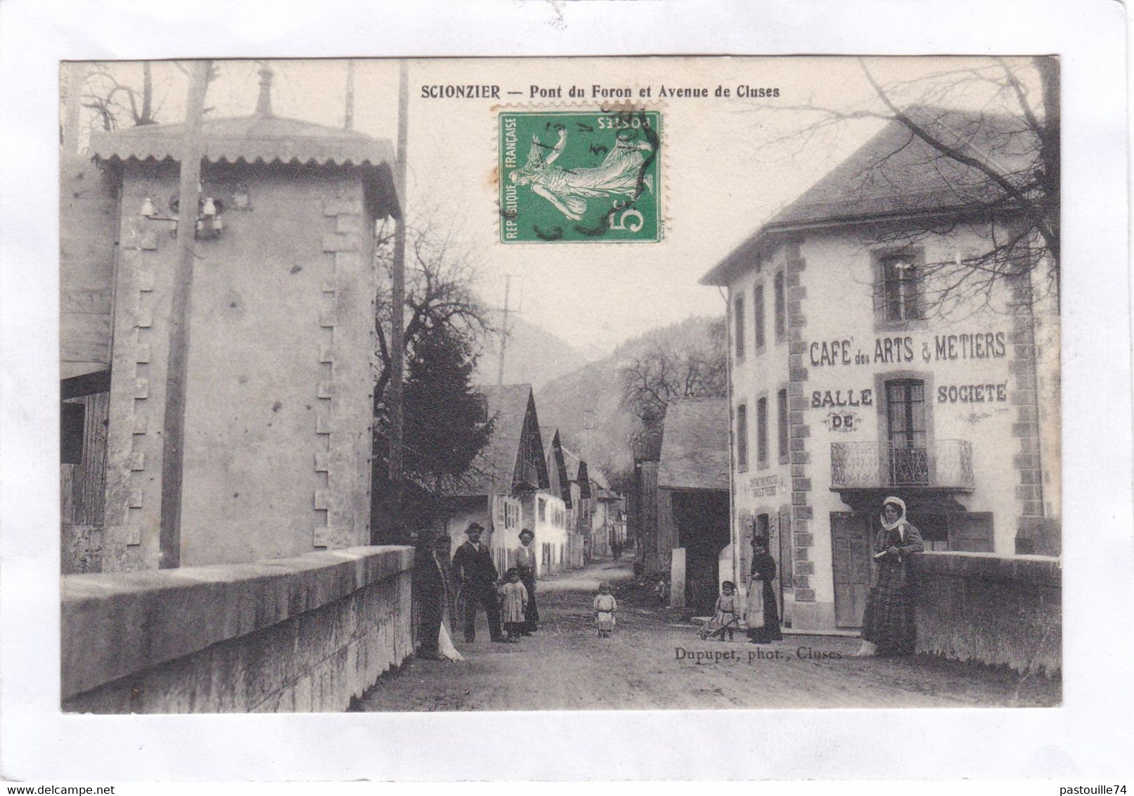 CPA :  14 X 9  -  SCIONZIER  - Pont Du Foron Et Avenue De Cluses - Scionzier