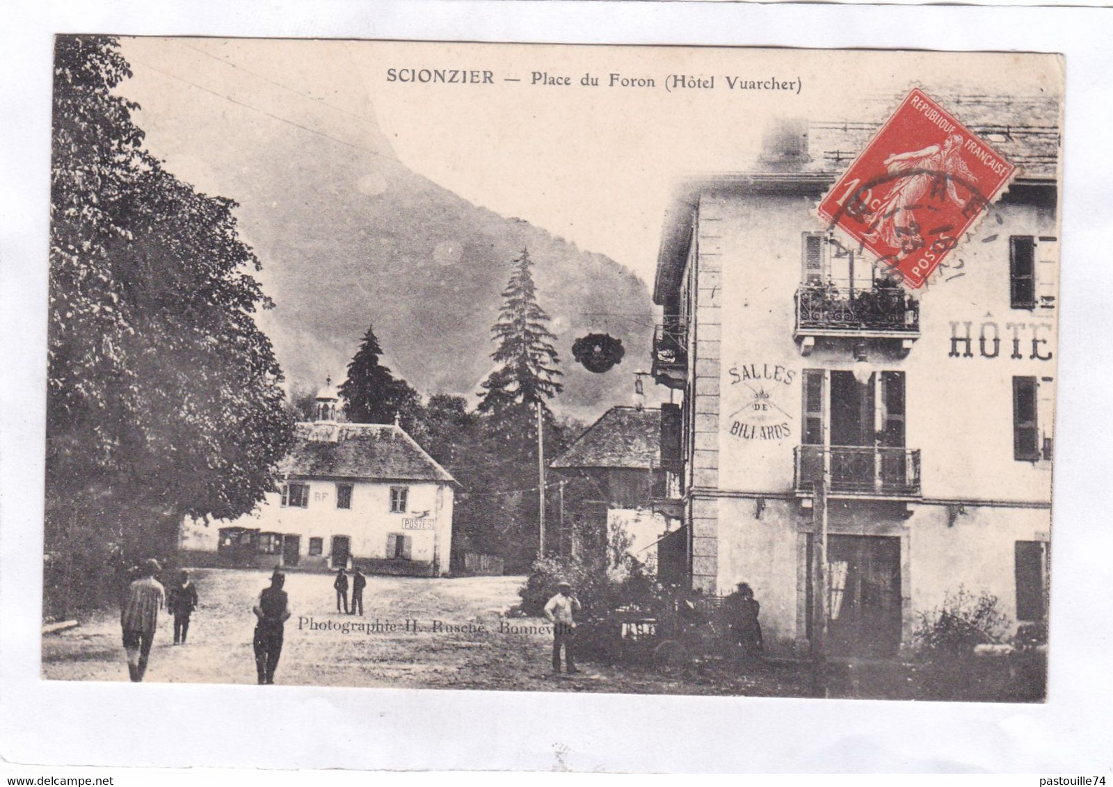 CPA :  14 X 9  -  SCIONZIER  - Place Du Foron (Hôtel  Vuarcher) - Scionzier