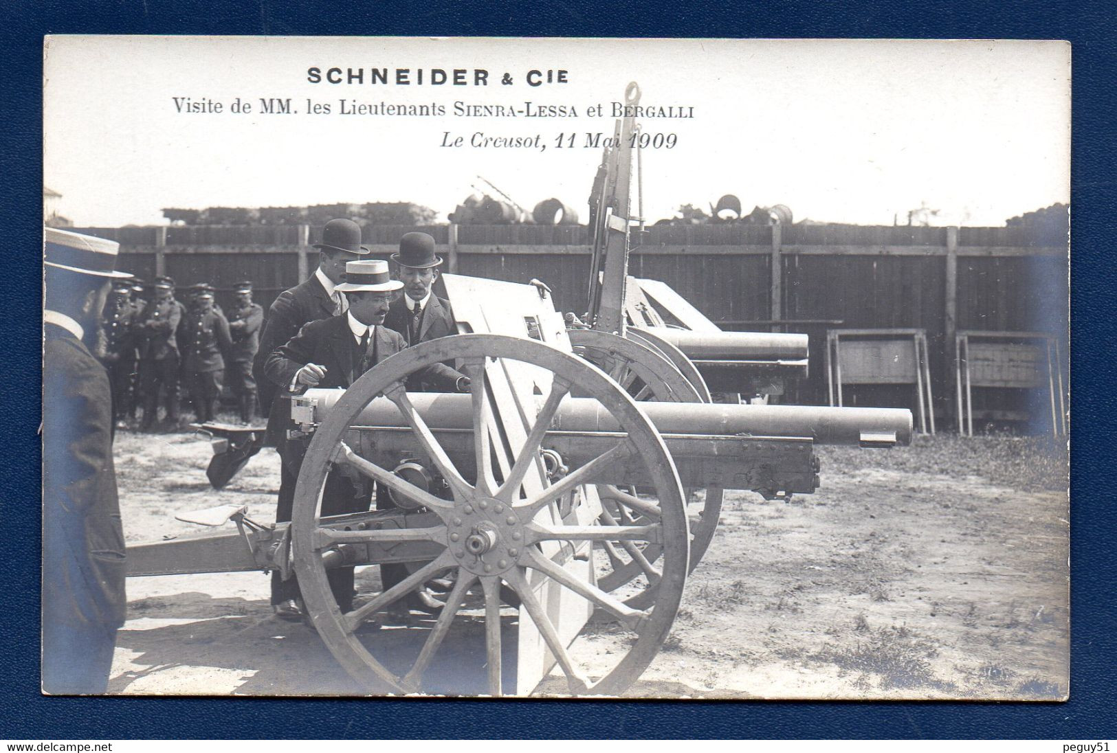 71. Le Creusot. Schneider & Cie. Visite Des Lieutenants Sienra-Lessa  Et Bergalli 11 Mai 1909. Canons 75 - Le Creusot