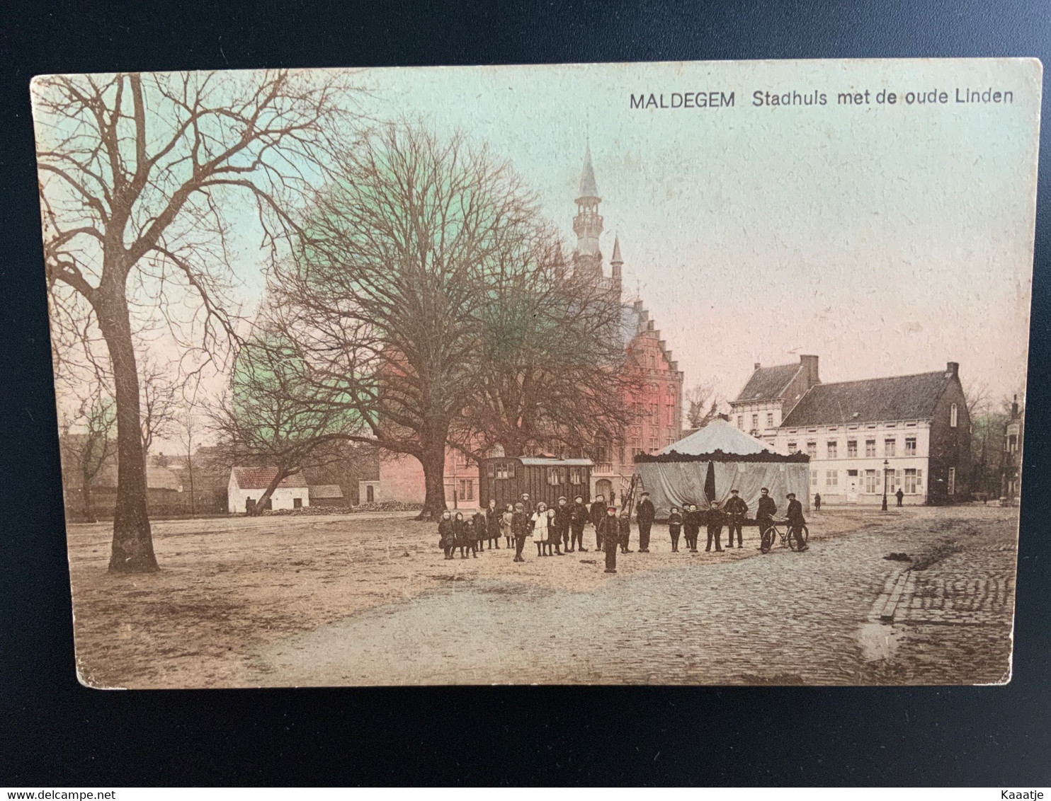 Maldegem - Stadhuis Met De Oude Linden - Circustent - Woonwagen - Maldegem