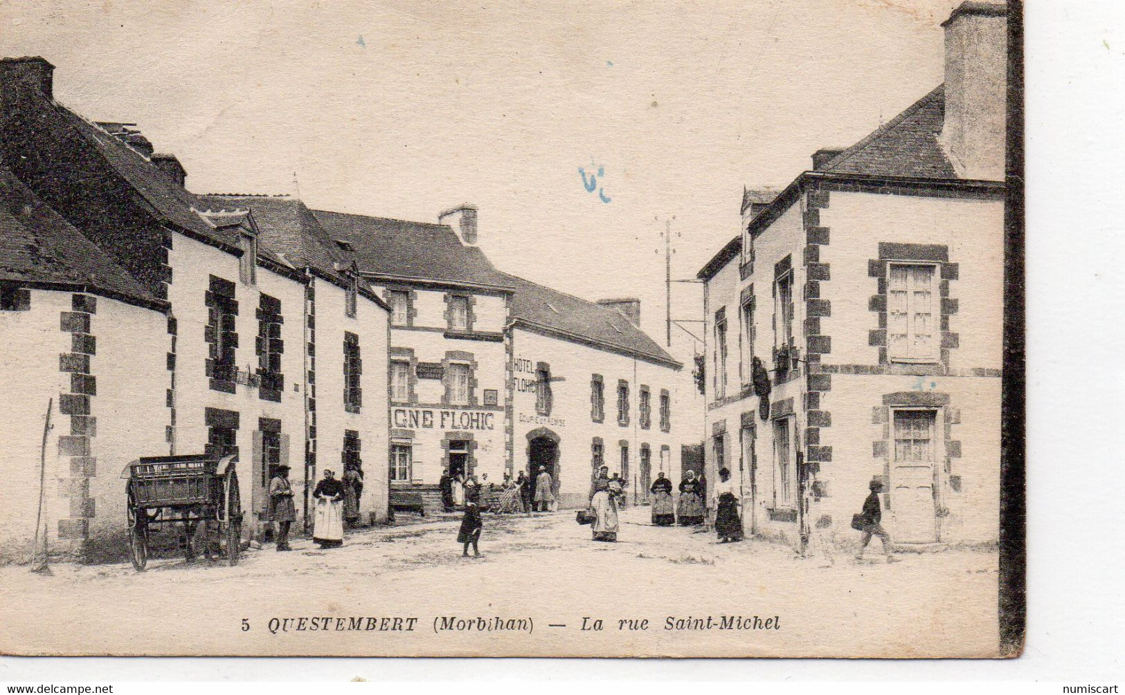 Questembert Animée La Rue Saint-Michel Hôtel - Questembert