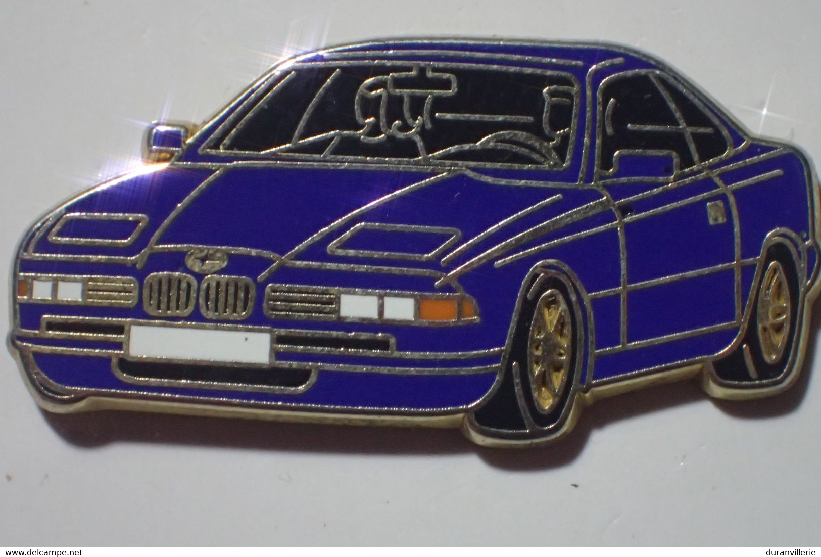 Pin's - ARTHUS BERTRAND. BMW AUTOMOBILE - BMW