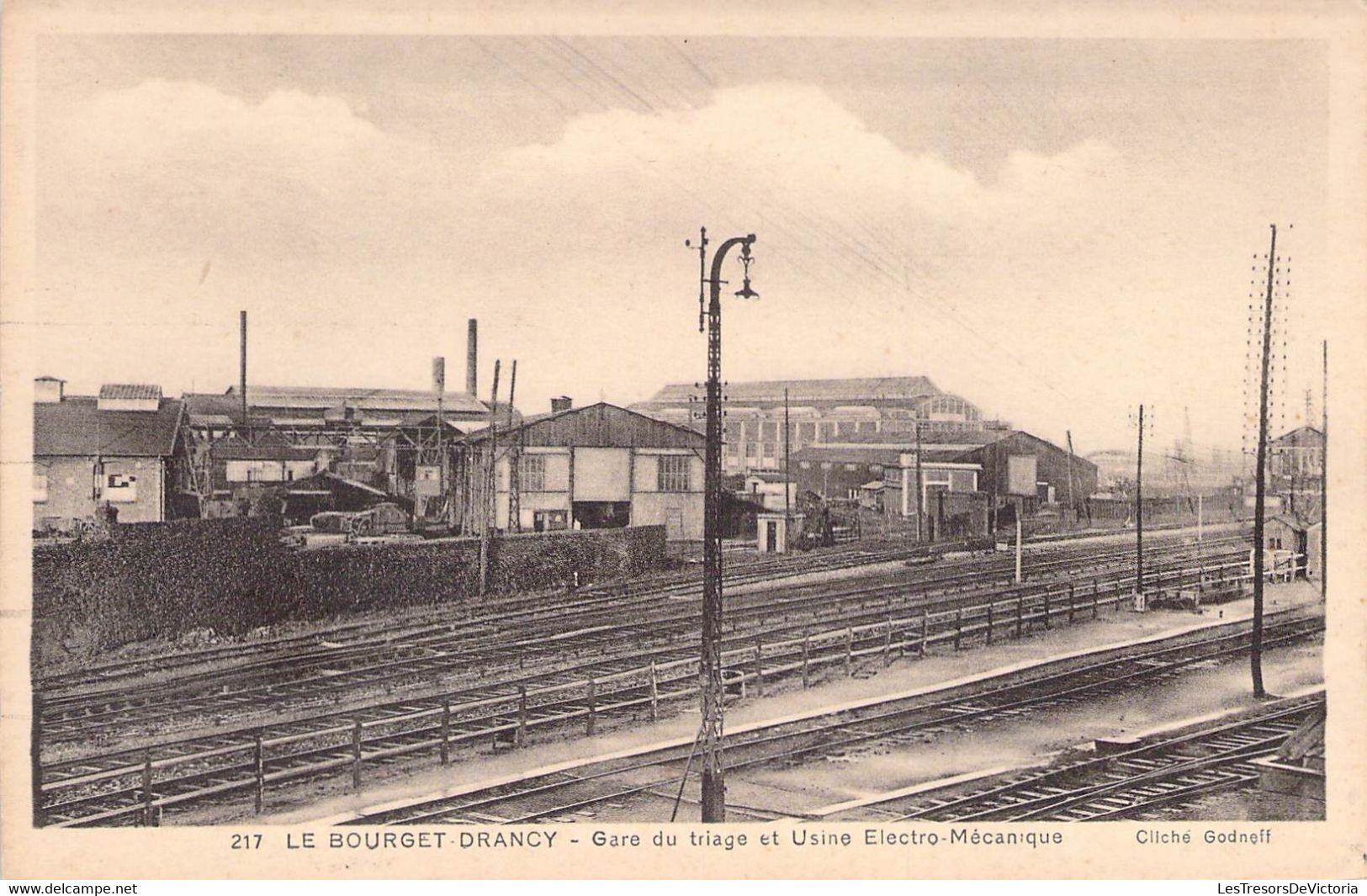 CPA - 93 - LE BOURGET - Gare Du Triage Et Usine Electro Mécanique - Edition Goneff AUBERVILLIERS - Estaciones Sin Trenes