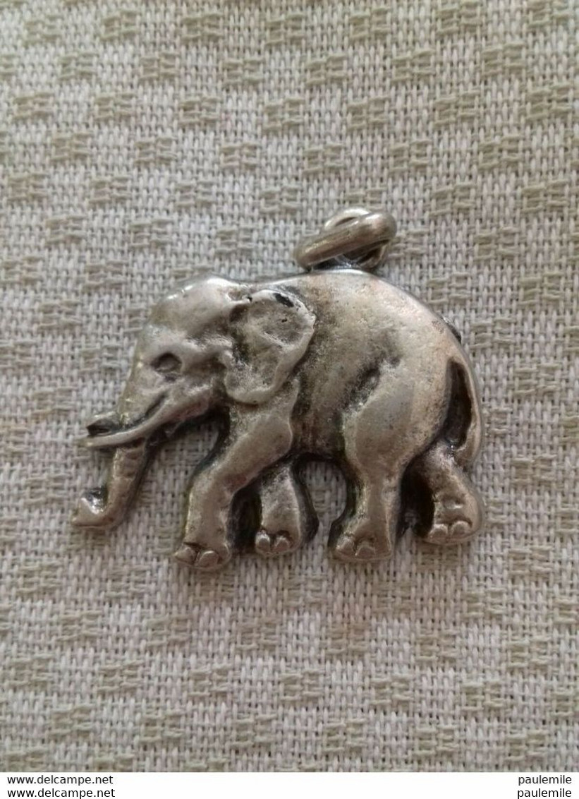 BEAU PENDENTIF ELEPHANT  ARGENTE - Pendants