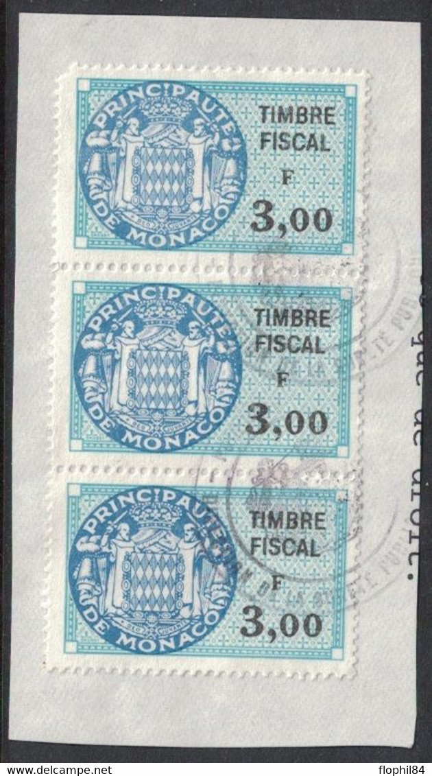 TIMBRE MOBILE - MONACO - TIMBRE FISCAL - N°68 - BANDE DE TROIS SUR FRAGMENT DE DOCUMENT - COTE 15€. - Steuermarken