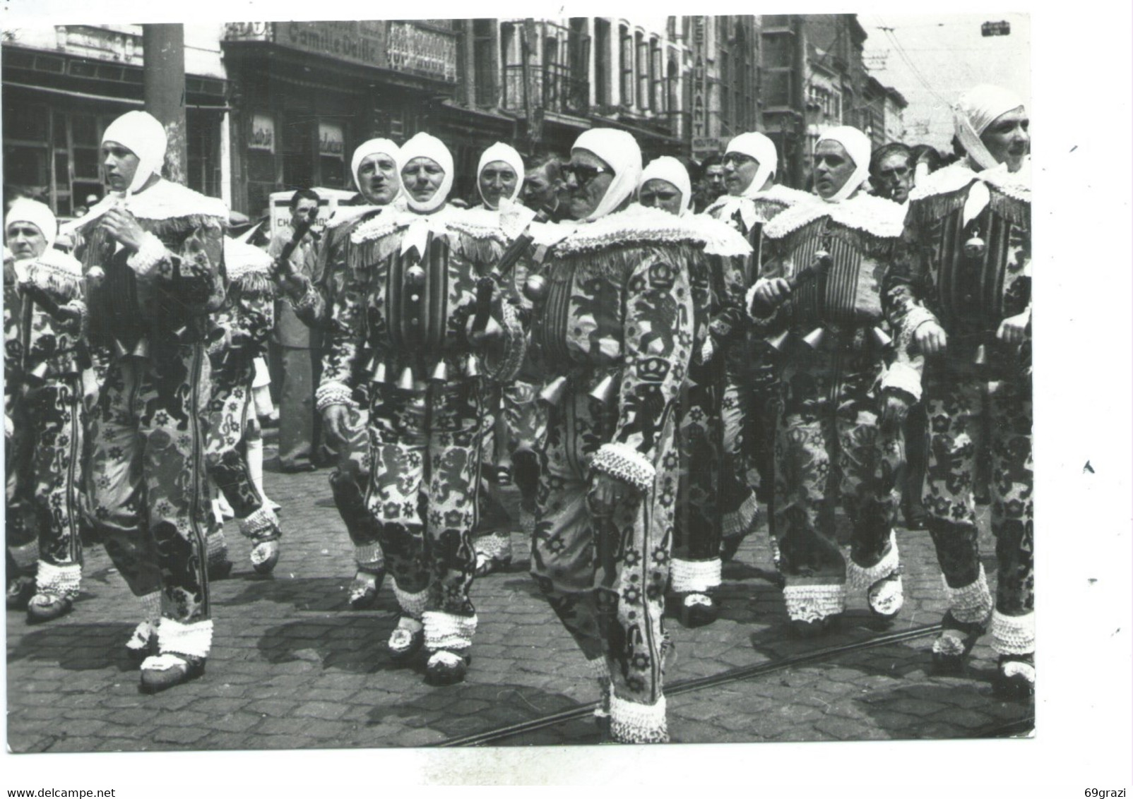 Binche Mardi Gras Gilles Le Matin - Binche