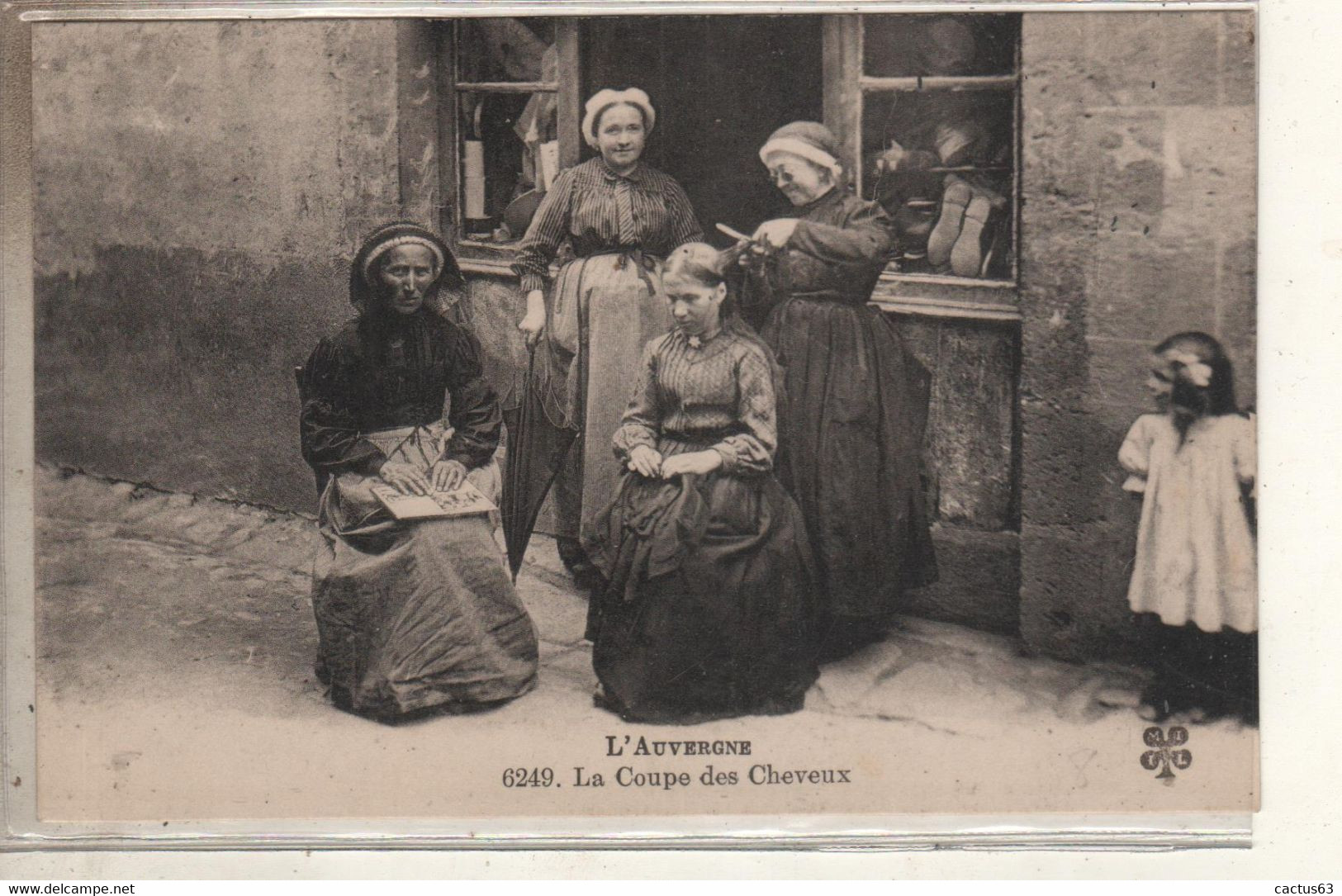 L'AUVERGNE  La  Coupe Des Cheveux - Ambachten