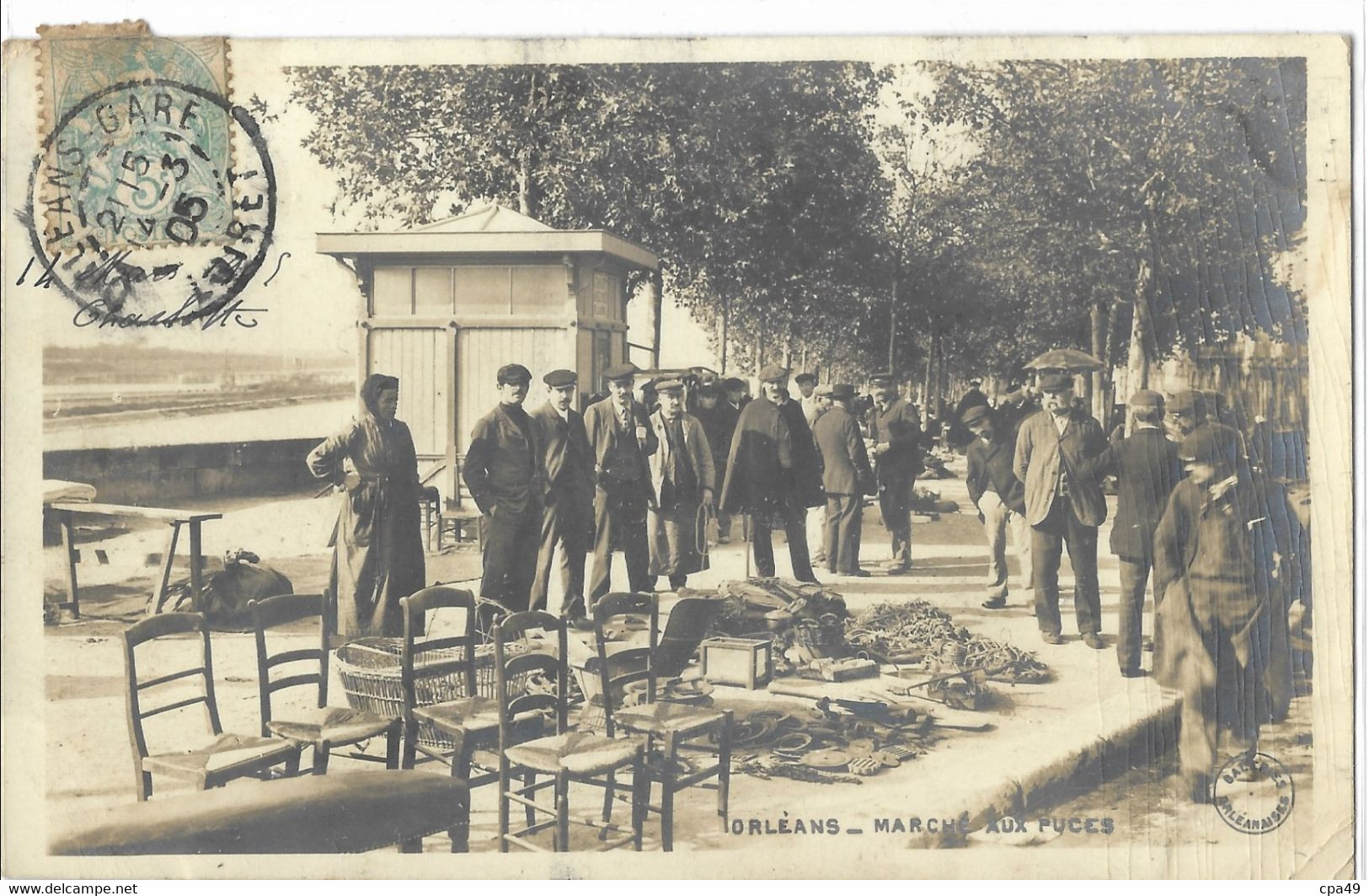 45  ORLEANS  CARTE PHOTO  MARCHE  AUX  PUCES  ( Petit Pli En Bas A Droite ) - Orleans