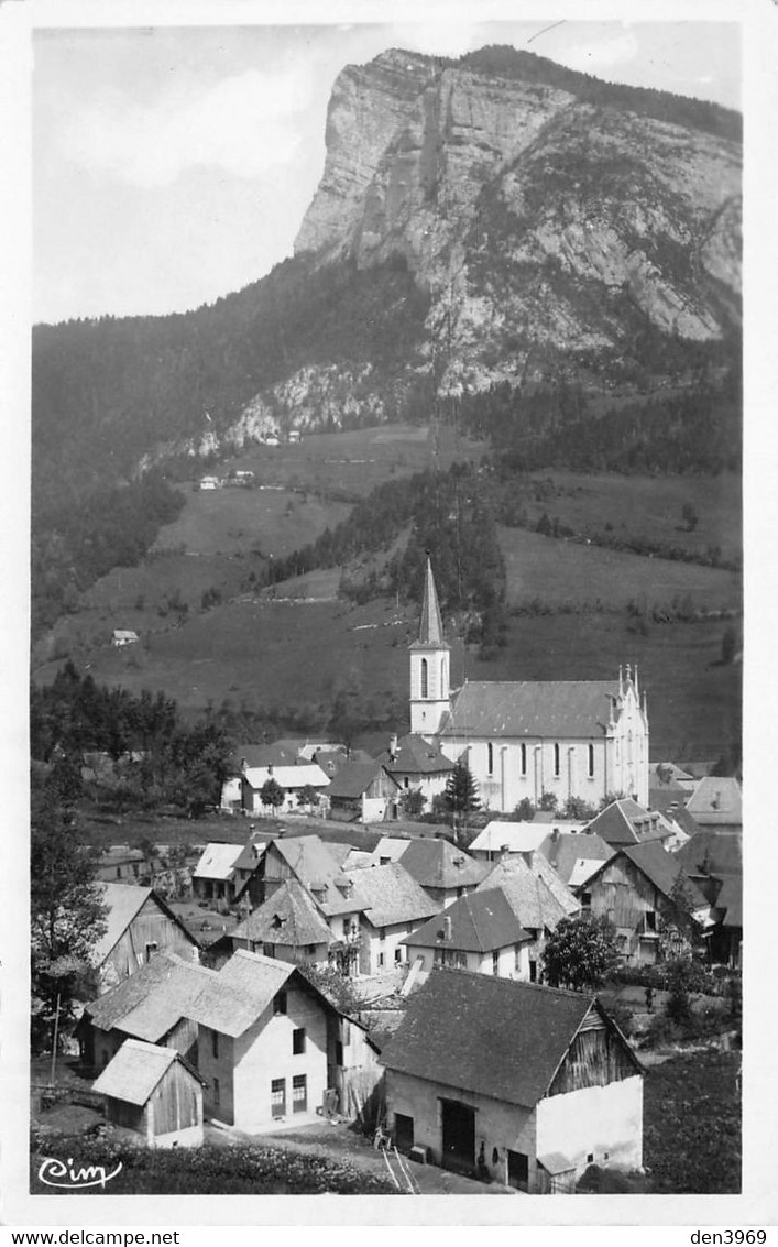 SAINT-PIERRE-d'ENTREMONT (Isère) - La Roche Véran - Saint-Pierre-d'Entremont