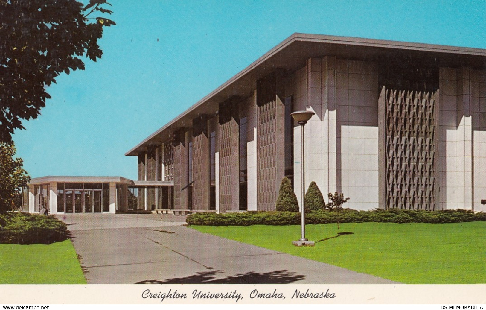 Library - The Alumini Memorial Library , Creighton University In Omaha Nebraska US - Libraries