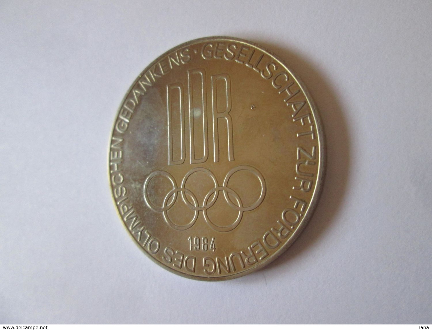 Set Of 2 Unicirculated GDR/DDR Medals 1973/1984 Commemorating The Olympic Games In The Original Box - RDA