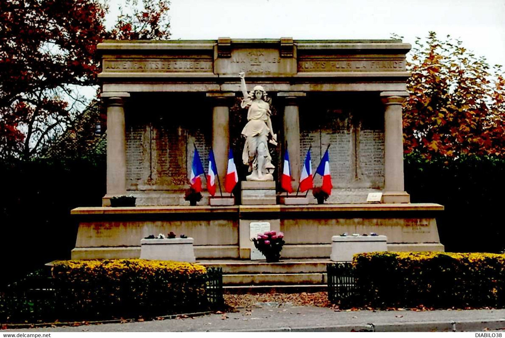 CORBELIN  _ PHOTO  ( ISERE )  MONUMENT AUX MORTS - Corbelin