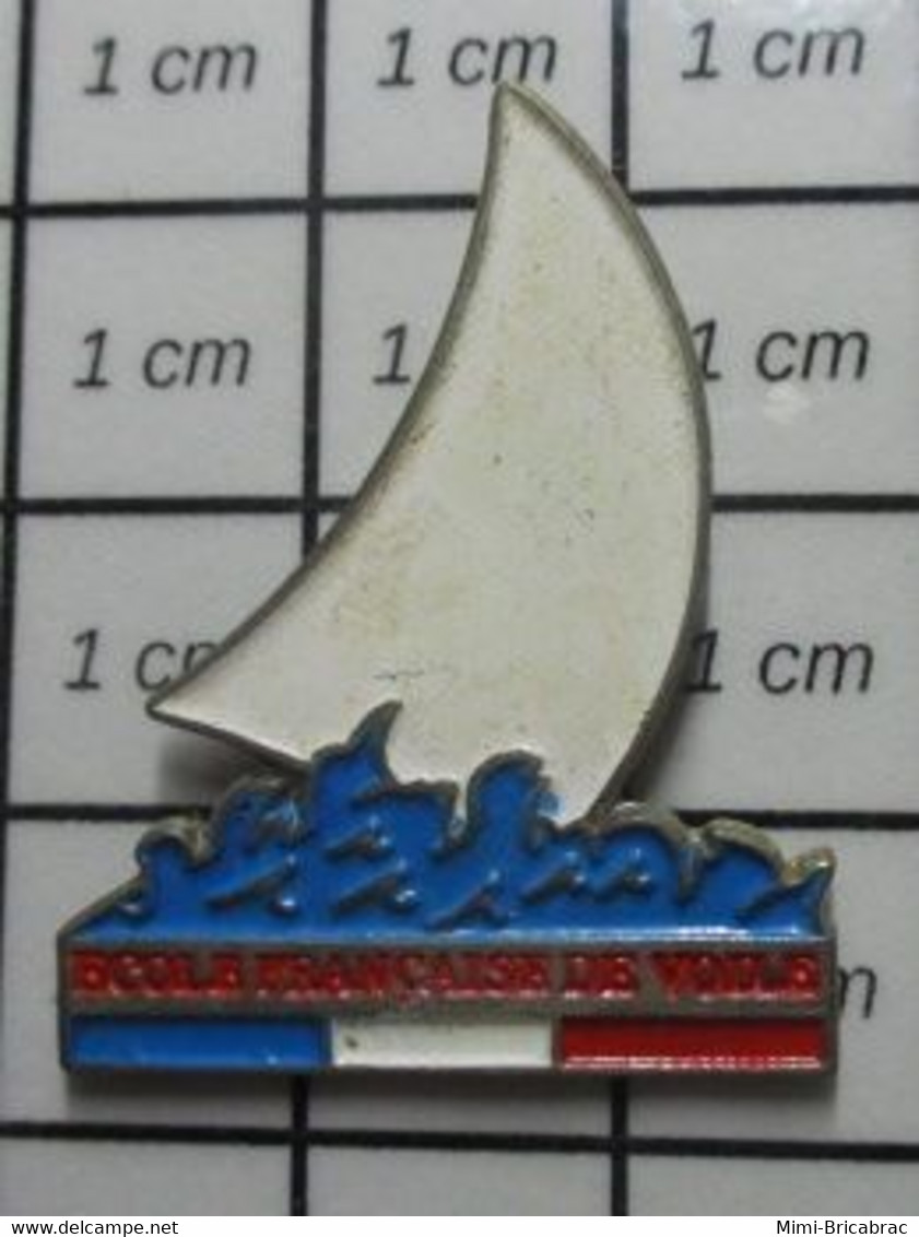 613b Pin's Pins / Beau Et Rare / SPORTS / VOILE VOILIER ECOLE FRANCAISE Variante Blanche ... Par DECAT - Sailing, Yachting