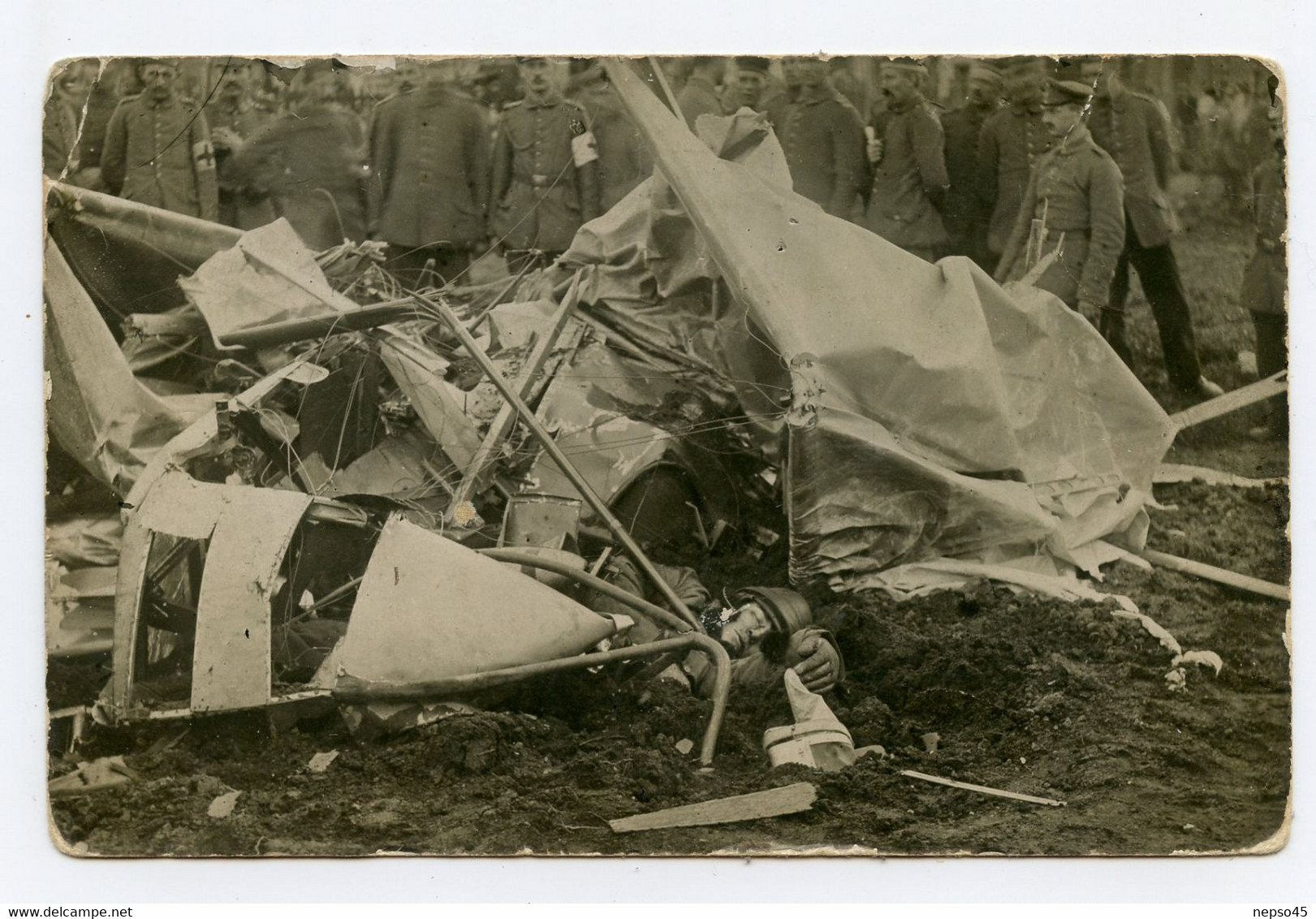 Carte Photo De Guerre 1914-18.Aviation. Aviateur. Avion Abattu.Pilote Mort.Cadavre D'un Soldat,voir Photos - Accidents