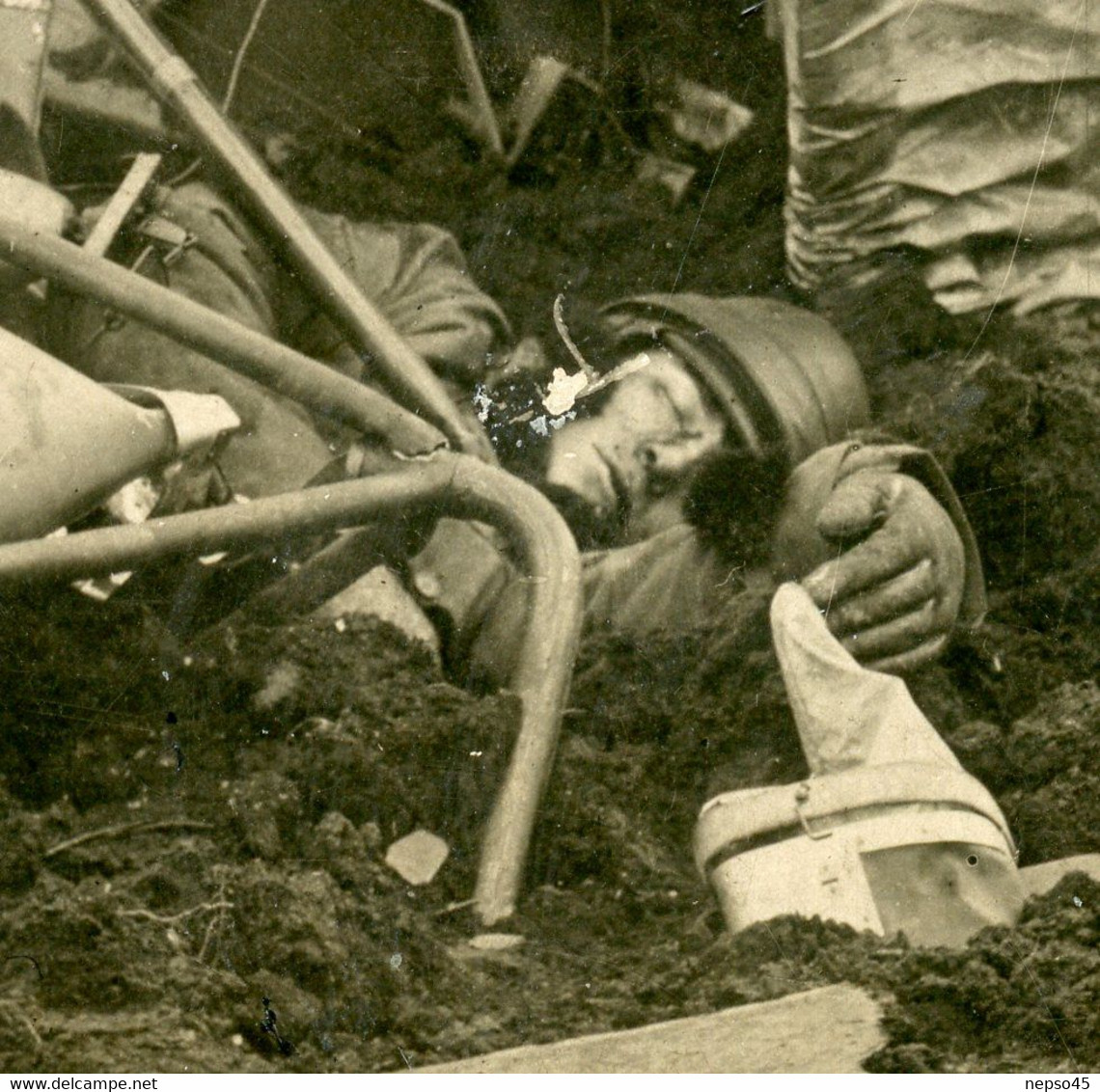 Carte Photo De Guerre 1914-18.Aviation. Aviateur. Avion Abattu.Pilote Mort.Cadavre D'un Soldat,voir Photos - Accidents