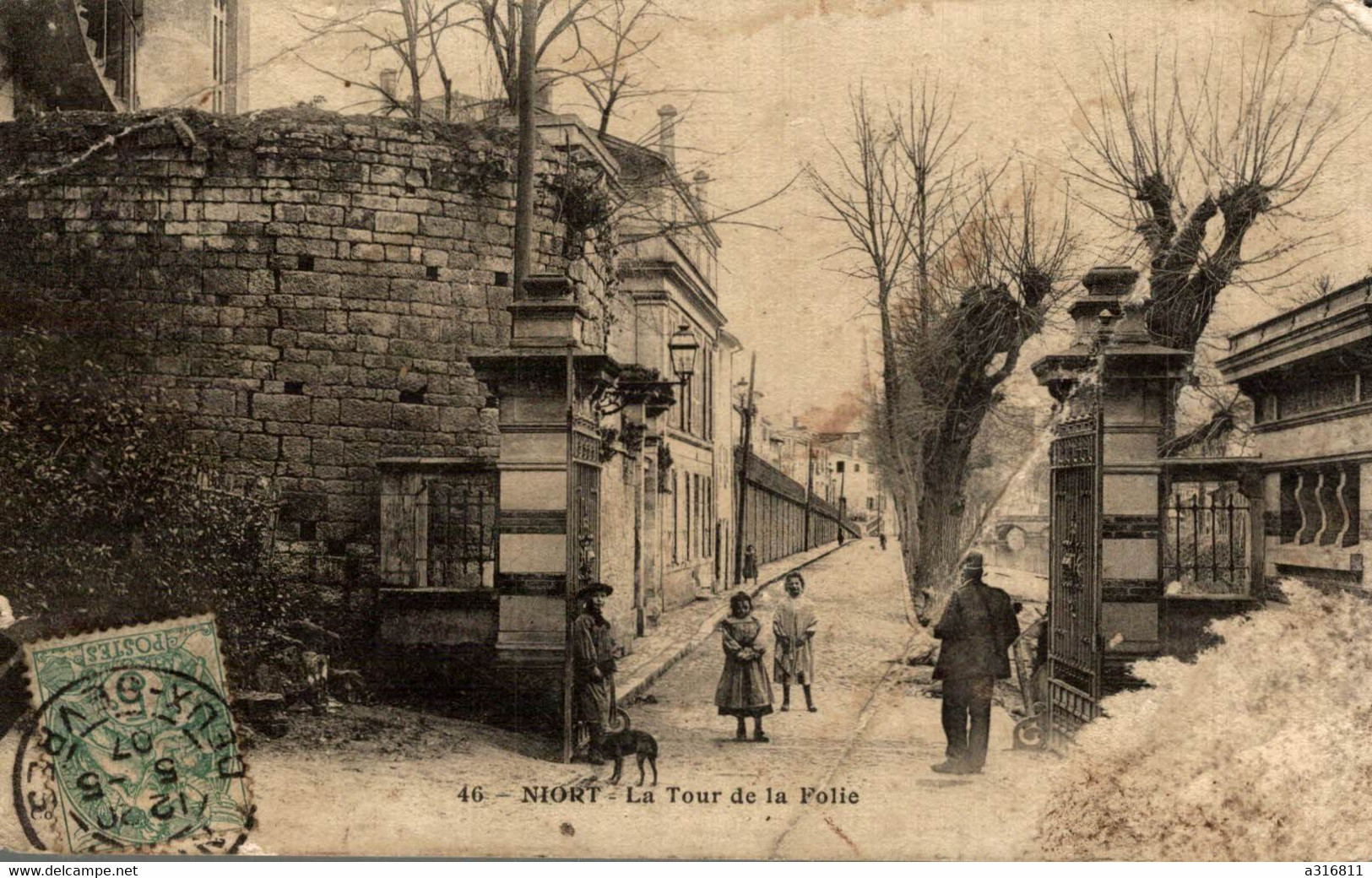 Niort La Tour De La Folie - Saint-Laurent-de-Chamousset