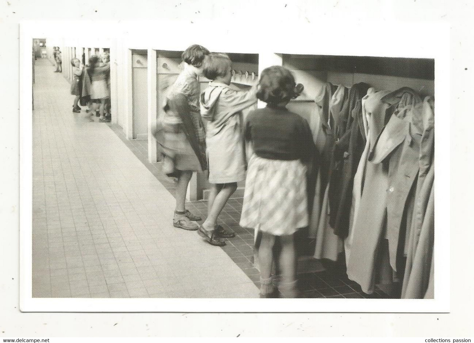 Cp,école, Musée National De L'éducation,ROUEN,INRP ,ed. Atlas , Le Vestiaire - Escuelas