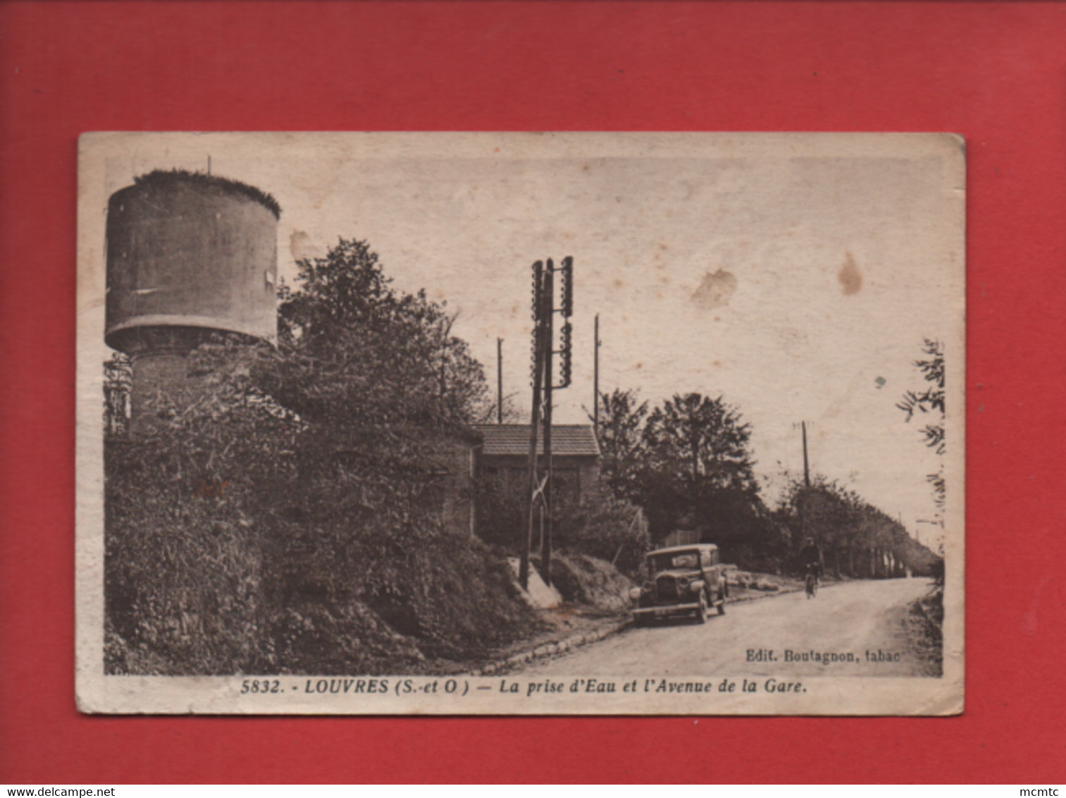 CPA Abîmée, Décollée   - Louvres -(S.-et-O.) - La Prise D'Eau Et L'Avenue De La Gare  (voiture Ancienne ) - Louvres