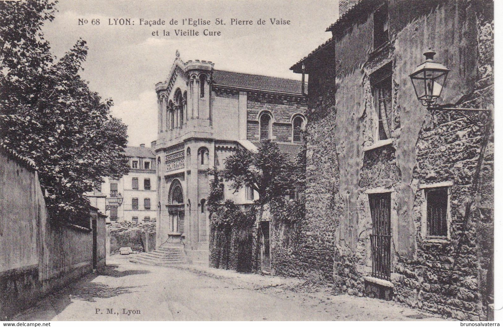 LYON - Façade De L'Eglise Saint-Pierre De Vaise Et La Vieille Cure - Lyon 9