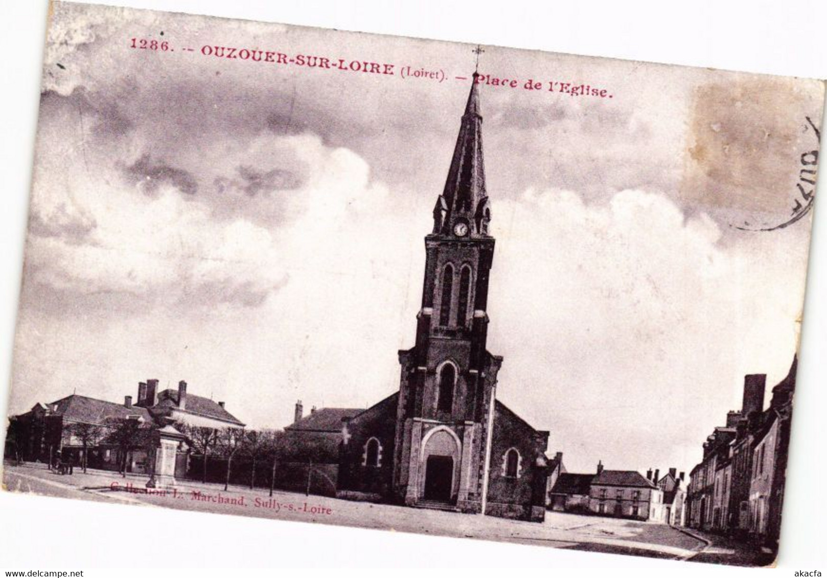 CPA OUZOUER-sur - Loire - Place De L'Église (228325) - Ouzouer Sur Loire