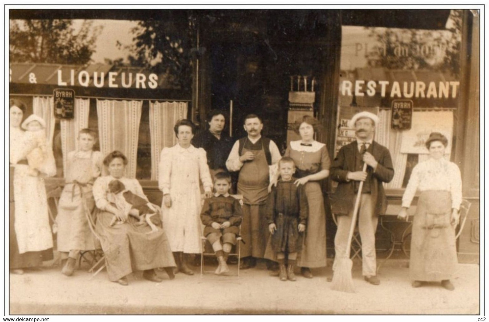 92 -CARTE PHOTO A IDENTIFIER ( Restaurant) Envoyée De Billancourt - Boulogne Billancourt