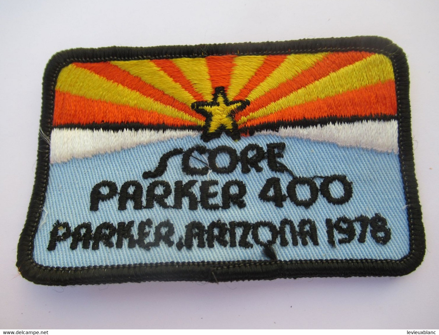 Sport/Course Automobile Tout Terrain/SCORE PARKER 400/Parker  Arizona/ USA/ Ecusson Ancien /   1978    ET363 - Escudos En Tela