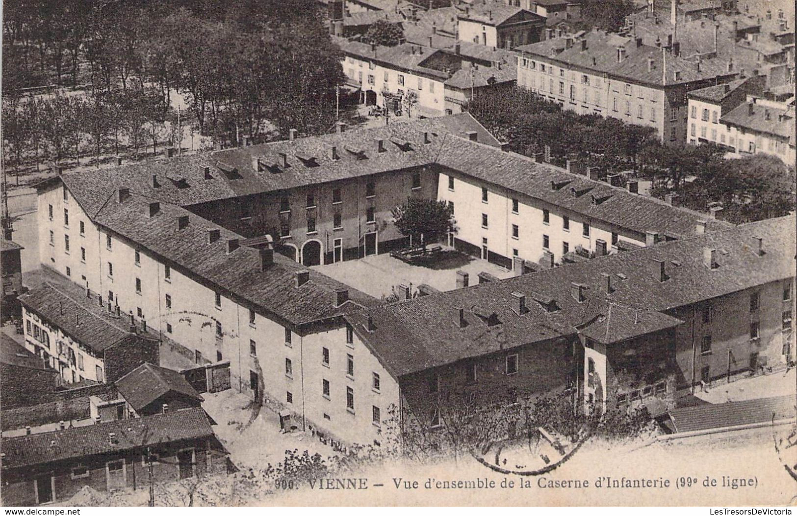 CPA - 38 - VIENNE - MILITARIAT - Vue D'ensemble De La Caserne D'infanterie - 99è De Ligne - Vienne