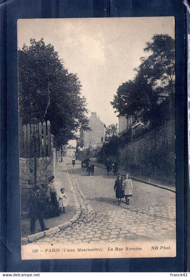 75. Paris. Vieux Montmartre. La Rue Norvins. Pliure - Arrondissement: 19