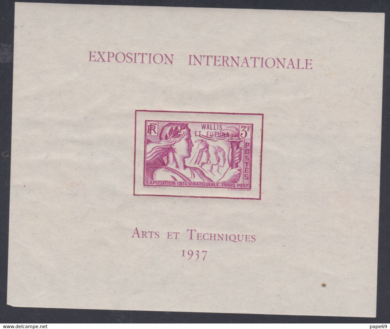 Wallis Et Futuna  BF  N° 1  XX  Expo. Interna. Paris 1937, Le Bloc Sans Cha. Gomme  Légèrement Froissée, Point Sinon  TB - Segnatasse