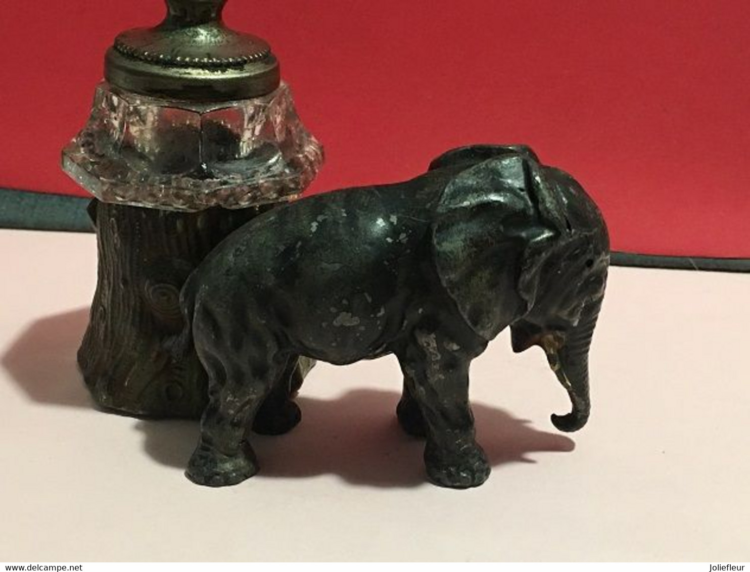Ancien Encrier En Bronze (éléphant Et Son Arbre ) - Tintenfässer