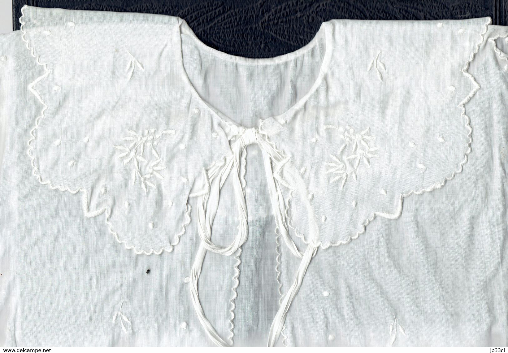 Robe Boléro Pour Enfant En Coton Brodée Main Avec Courtes Manches ; Début XXe S. - 1900-1940
