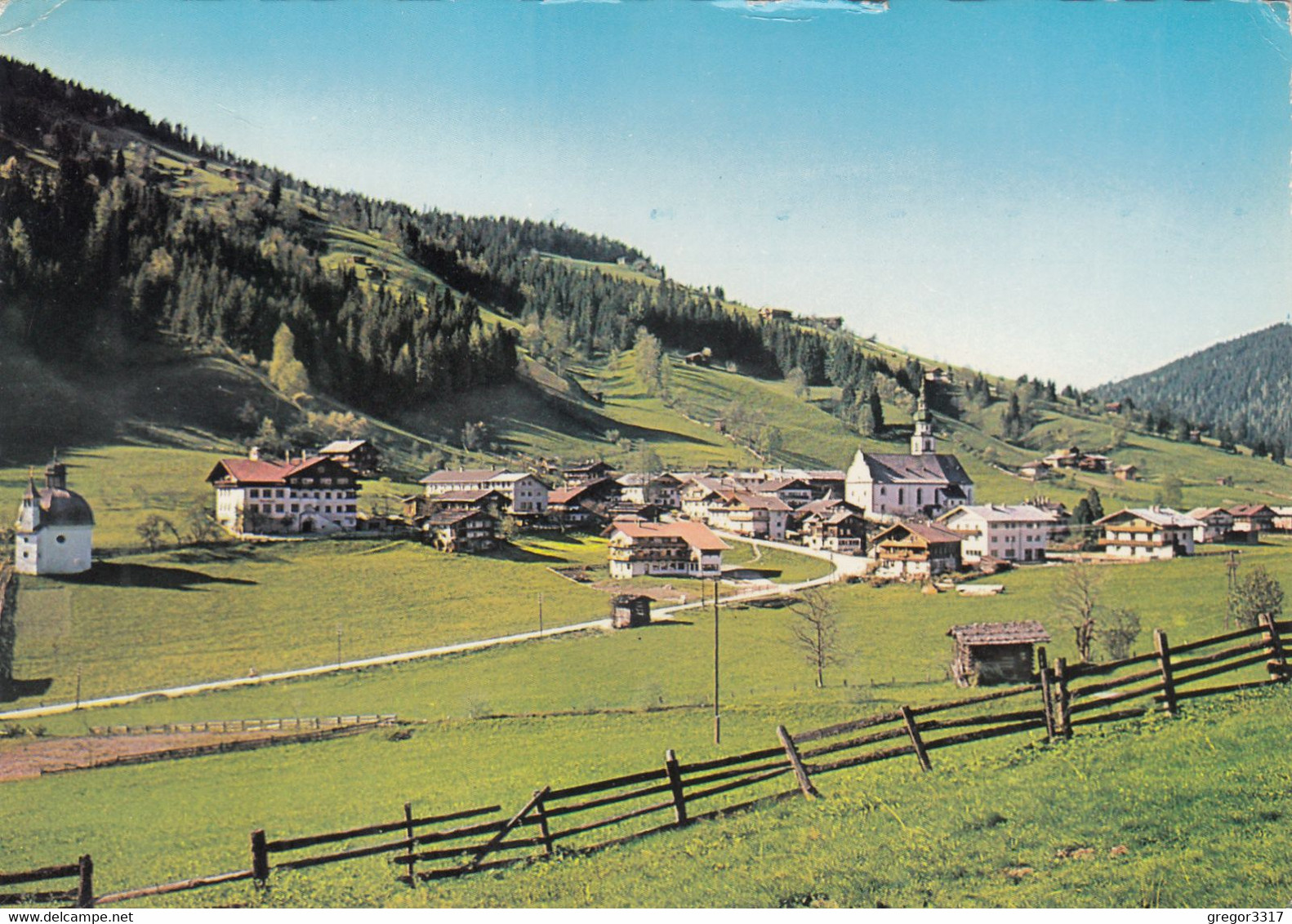 B9571) ObERAU Im Hochtal Mit Hoher Salve - ältere AK Kirche Häuser Kapelle Zaun Straße - Wildschönau