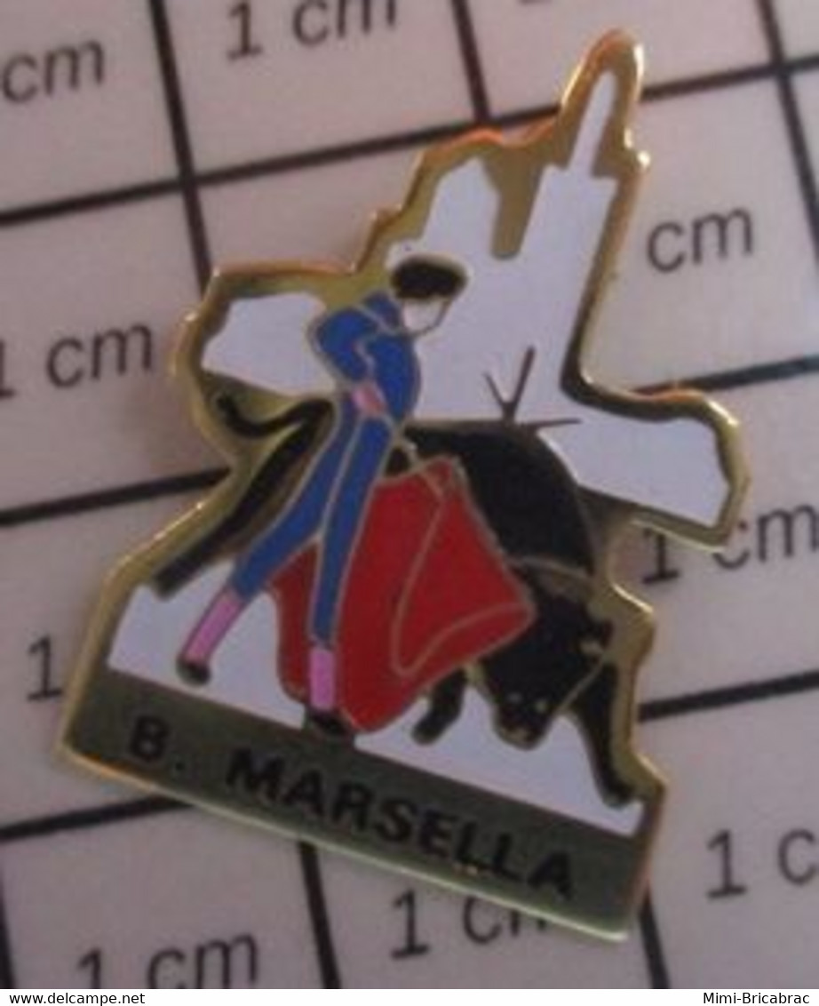 613c Pin's Pins / Beau Et Rare / SPORTS / CORRIDA TORO TORERO B MARSELLA VACHE TAUREAU - Feria - Corrida