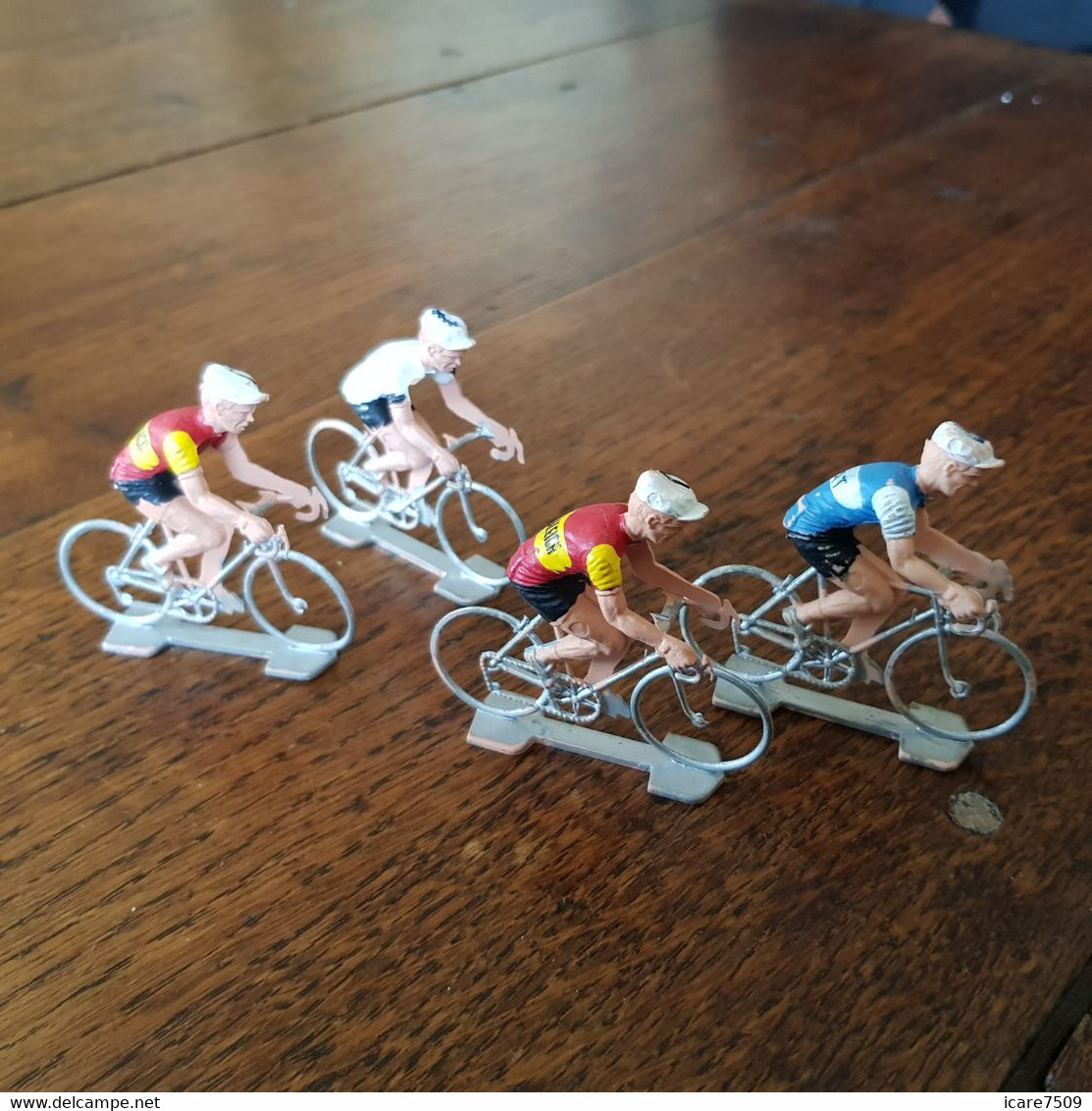 CYCLISME - 4 Figurines De Cyclistes En Plastique - Other & Unclassified