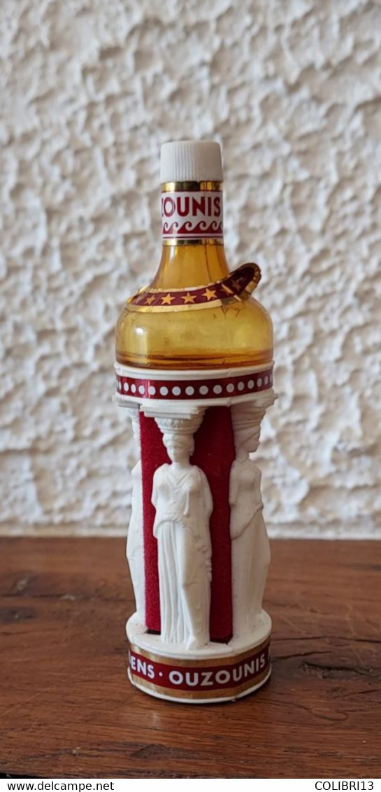 MIGNONNETTE  OUZO GRECE CARYATIDES - Miniaturflaschen