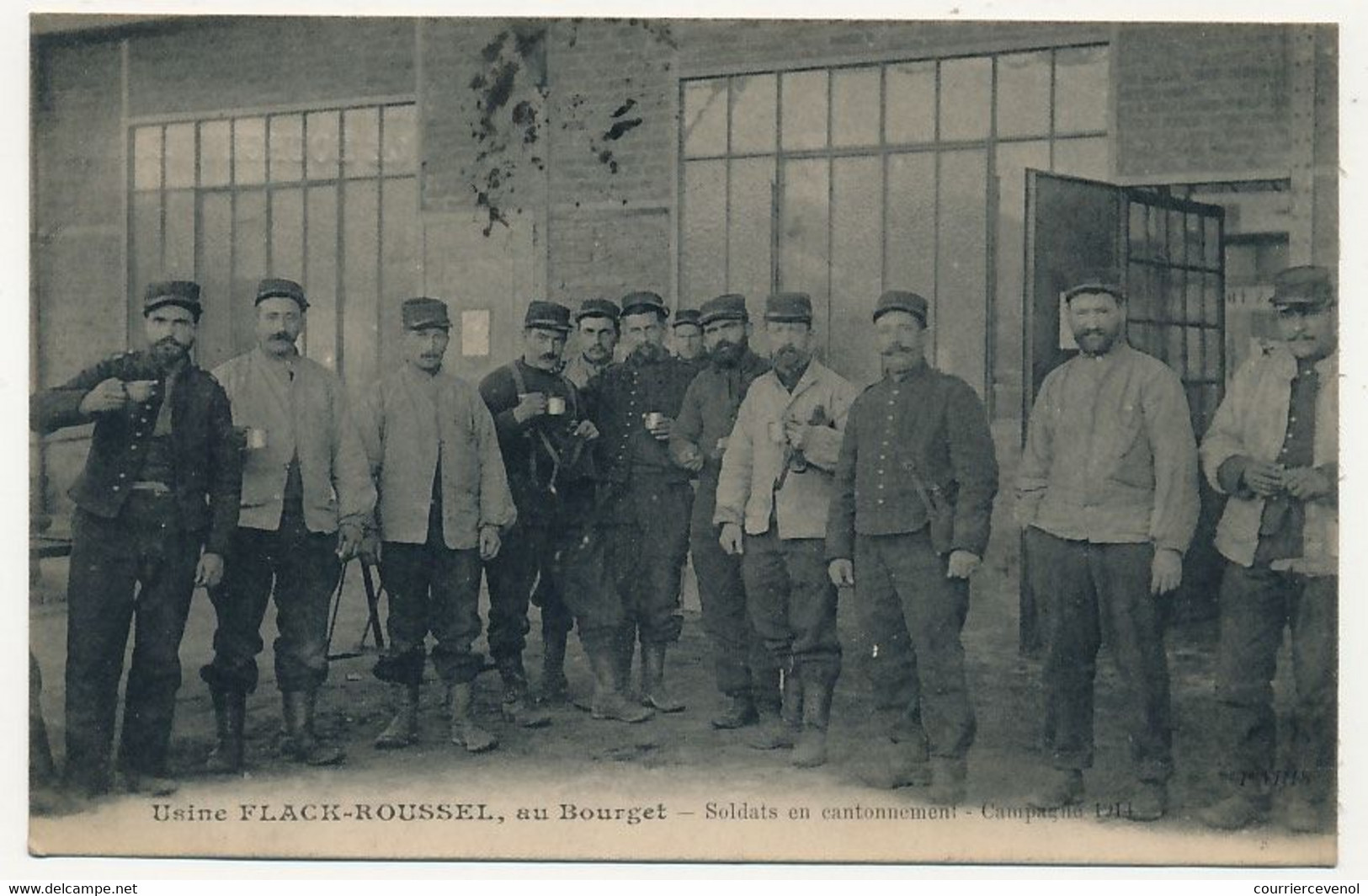 CPA - LE BOURGET (Seine) - Usine Flack-Roussel Au Bourget - Soldats En Cantonnement - Campagne 1914 - Autres & Non Classés