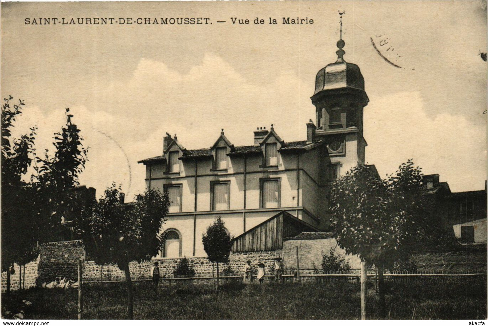 CPA St-LAURENT-de-CHAMOUSSET - Vue De La Mairie (572851) - Saint-Laurent-de-Chamousset