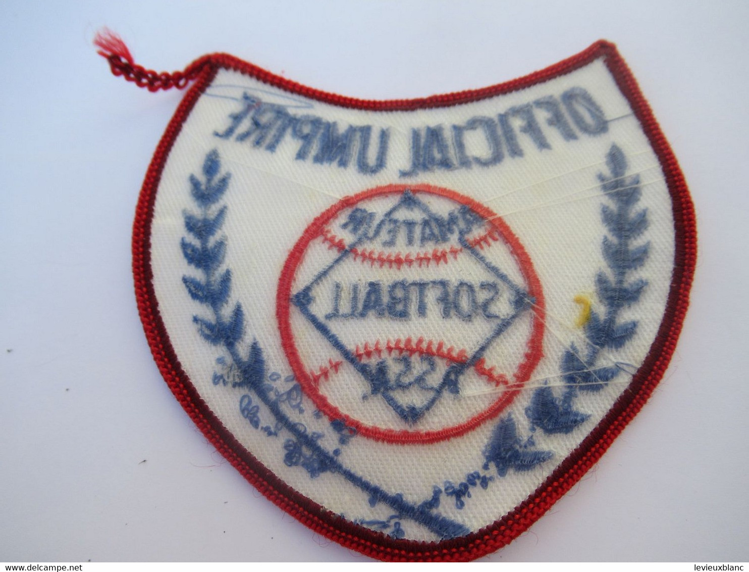 Sport/ SOFTBALL/ Official Umpire/ U.S.A./Amateur/ Vers 1960-1970                          ET354 - Blazoenen (textiel)
